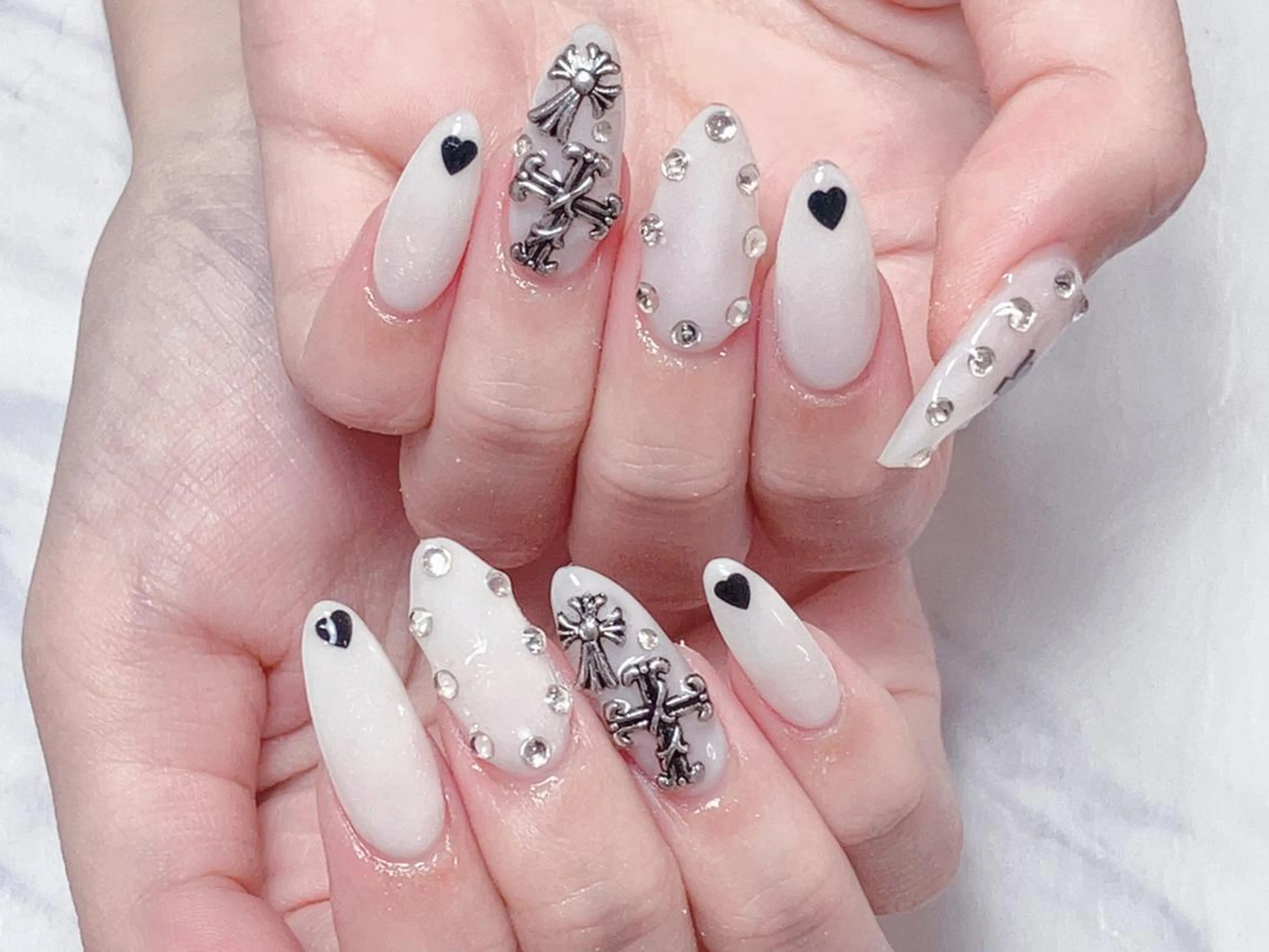 ネイル YUKI_ Monster💟のネイルデザイン