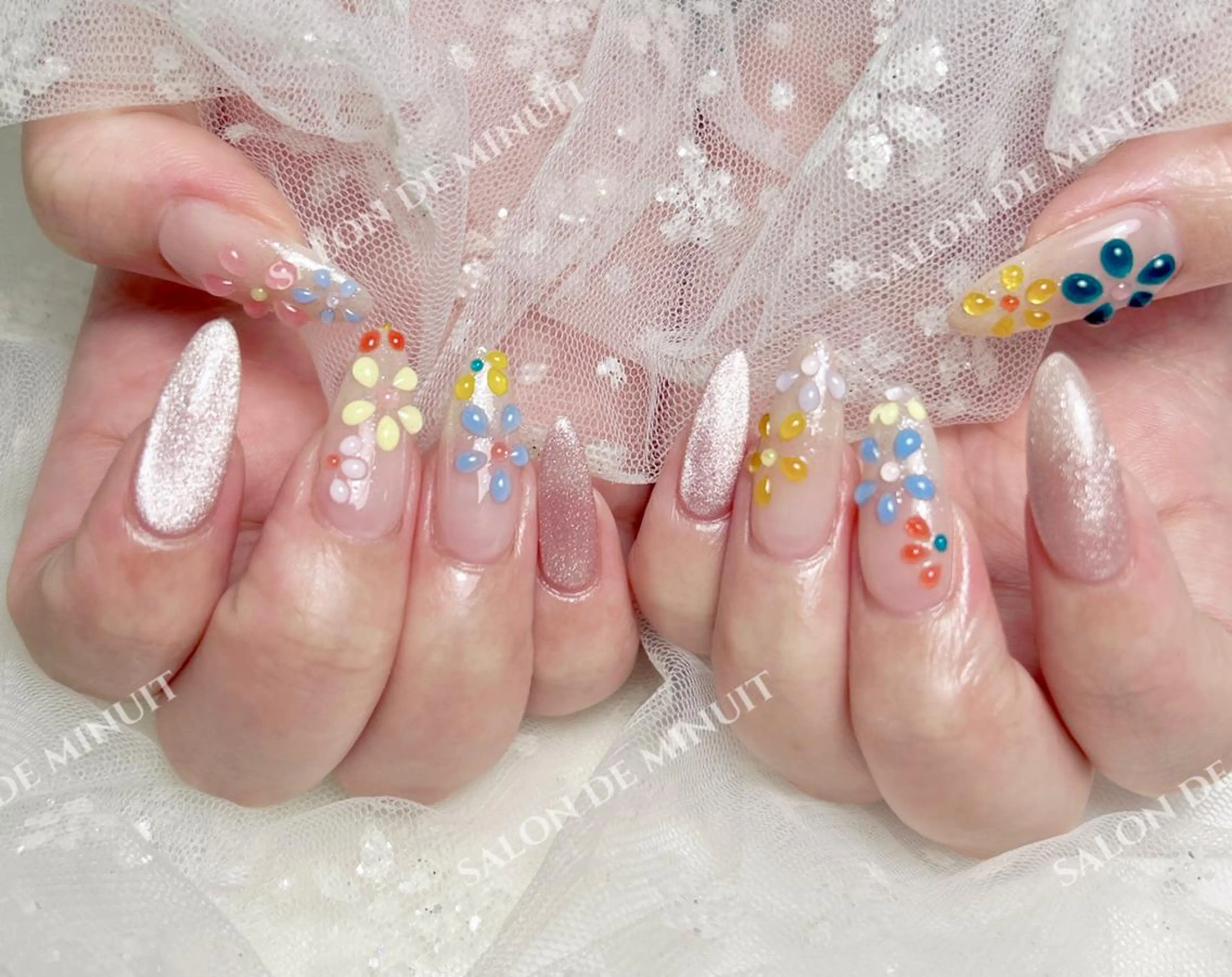 ネイル Salon de Minuit🦩のネイルデザイン