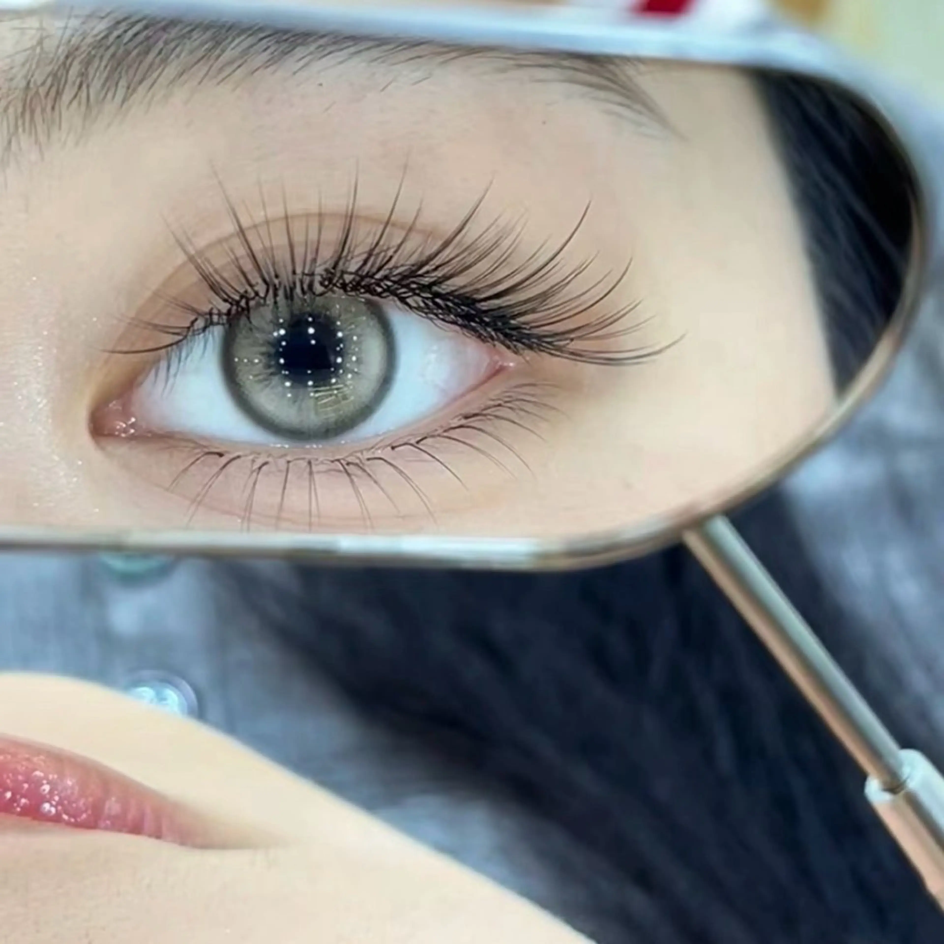 マツエク・マツパ 束感まつ毛 カラーマツエク フラットラッシュ パリジェンヌラッシュリフト まつげパーマ アベ カカの眉毛・アイブロウイメージ