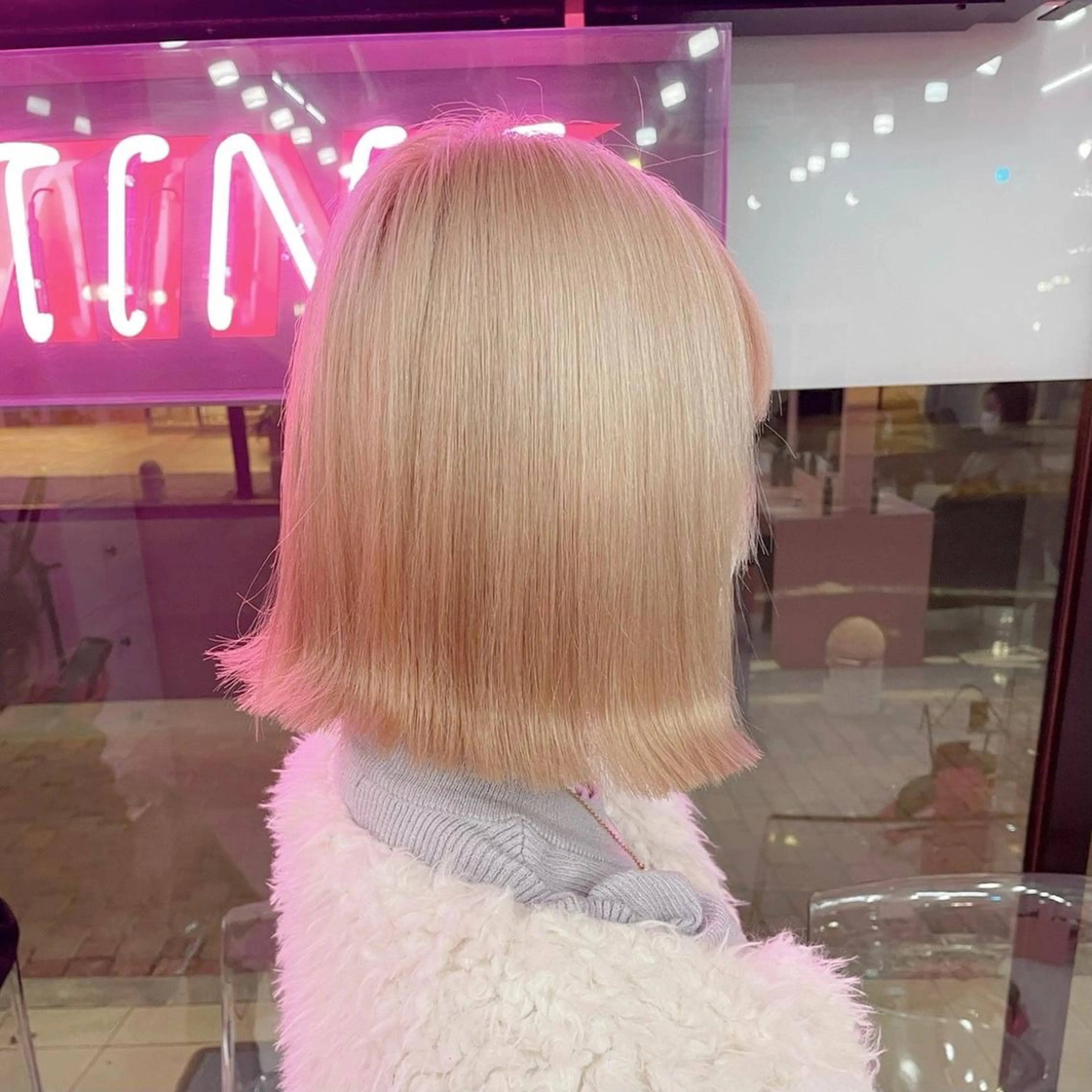 カラー アッシュ アッシュグレー アッシュグレージュ バレイヤージュ ミストバング デザインカラー MIKU🦋のヘアスタイル