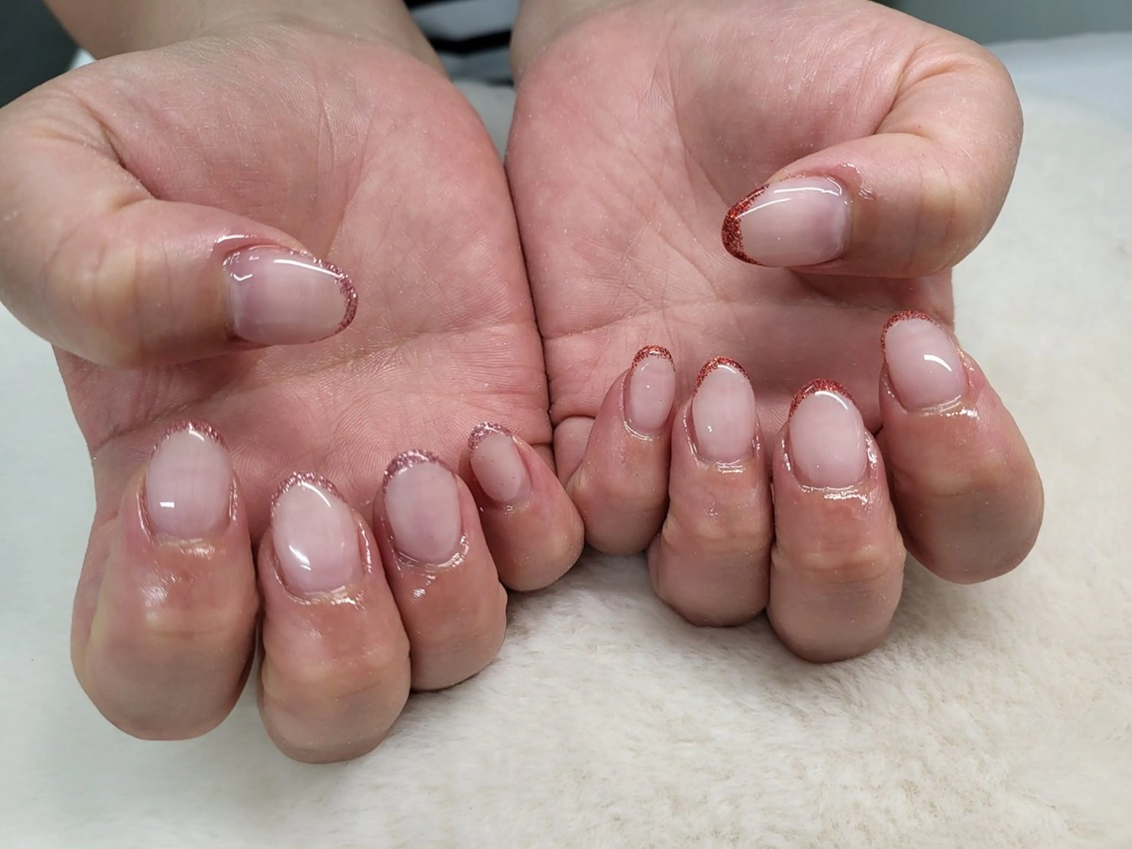 ネイル フレンチネイル ラメ(グリッター) オフィスネイル ハンドネイル ハンドケア Epokku ネイルサロンのネイルデザイン