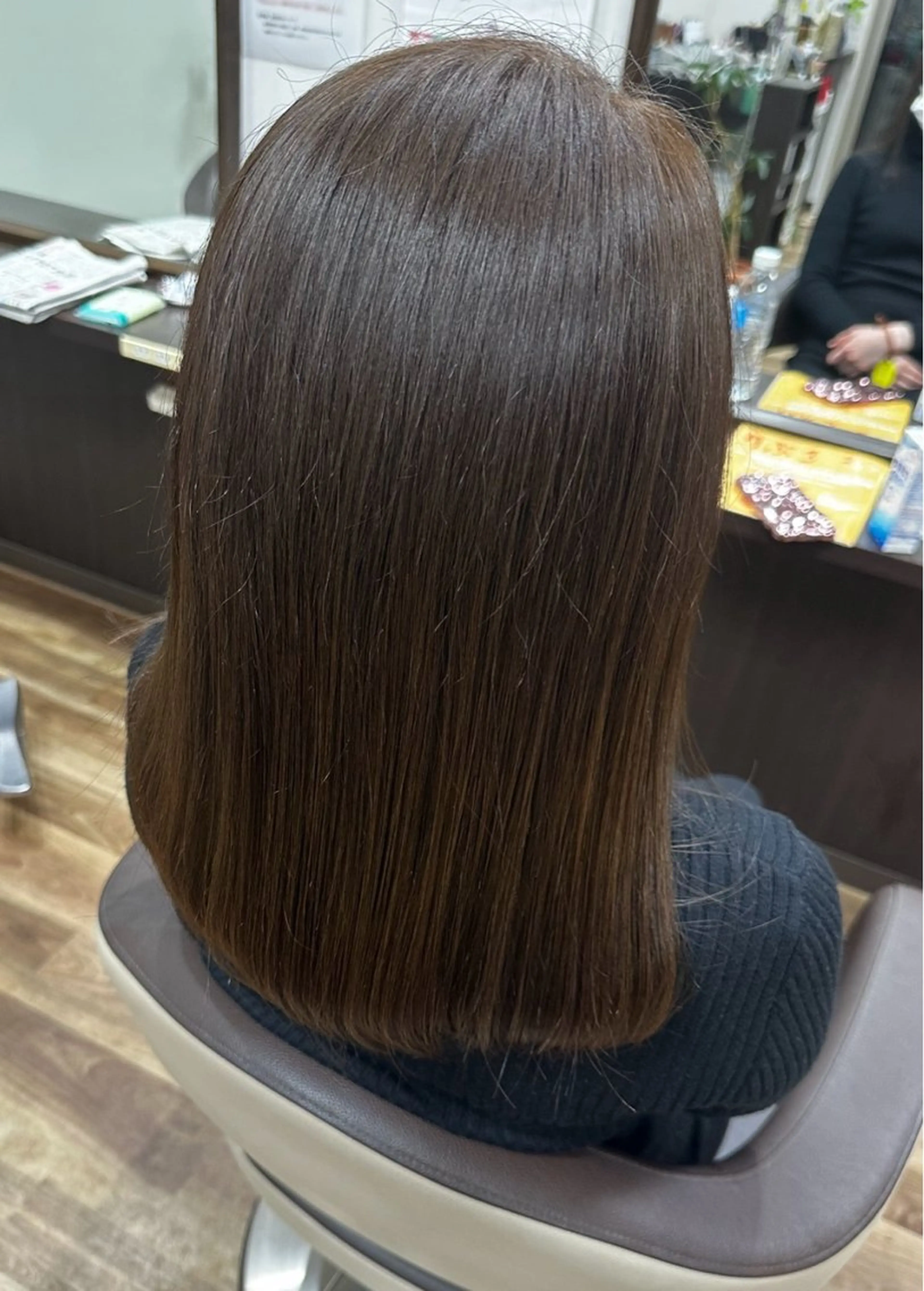 セミロング ヘアカラー 森 音遠のヘアスタイル