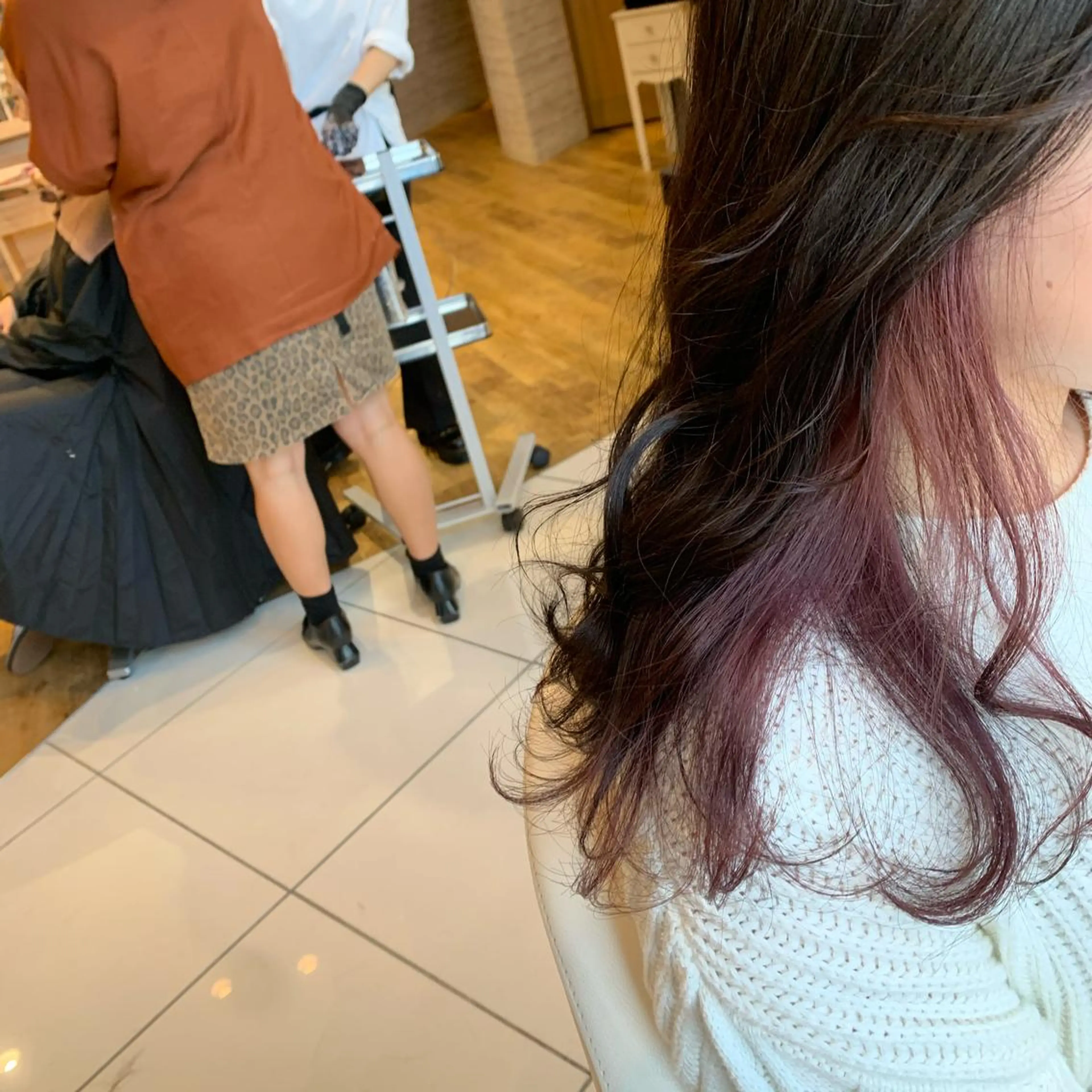 セミロング カラー イヤリングカラー ピンクカラー GOTODAYシェアサロン所属・天野 利咲のヘアスタイル