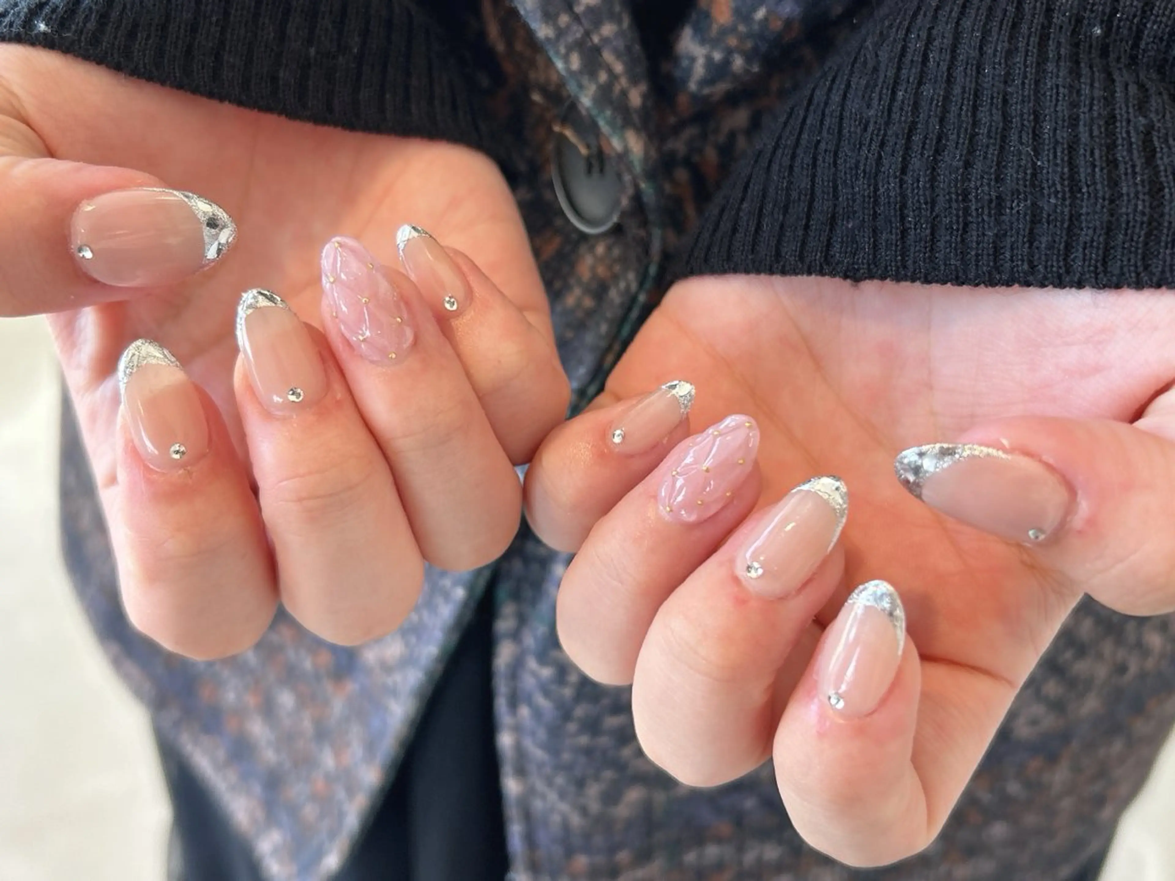 ネイル フレンチネイル ガラスフレンチ ハンドネイル tote. sumileのネイルデザイン