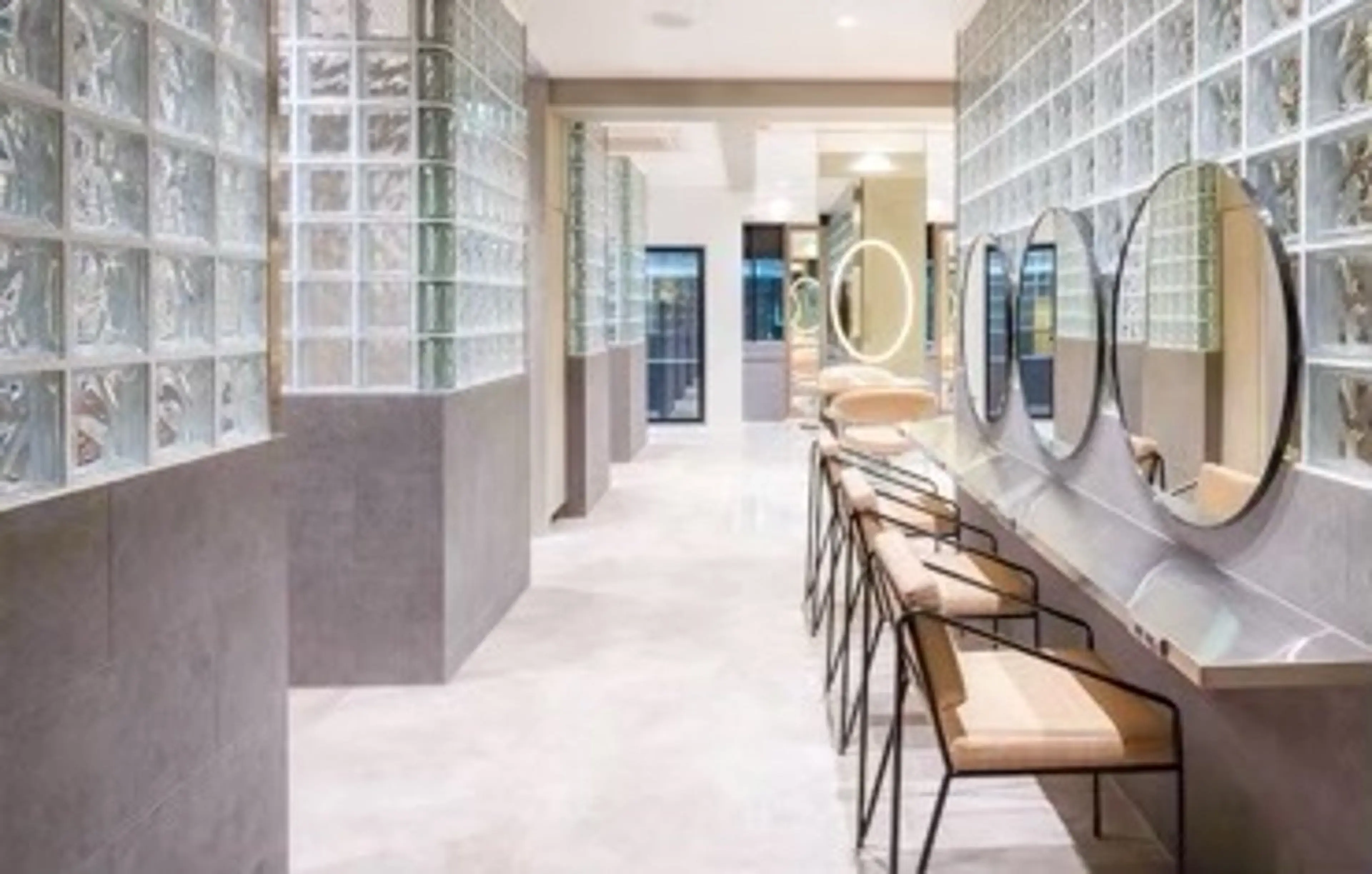 ゆらんちょ/ブリーチ 無w/縮毛矯正/暖色のヘアスタイル