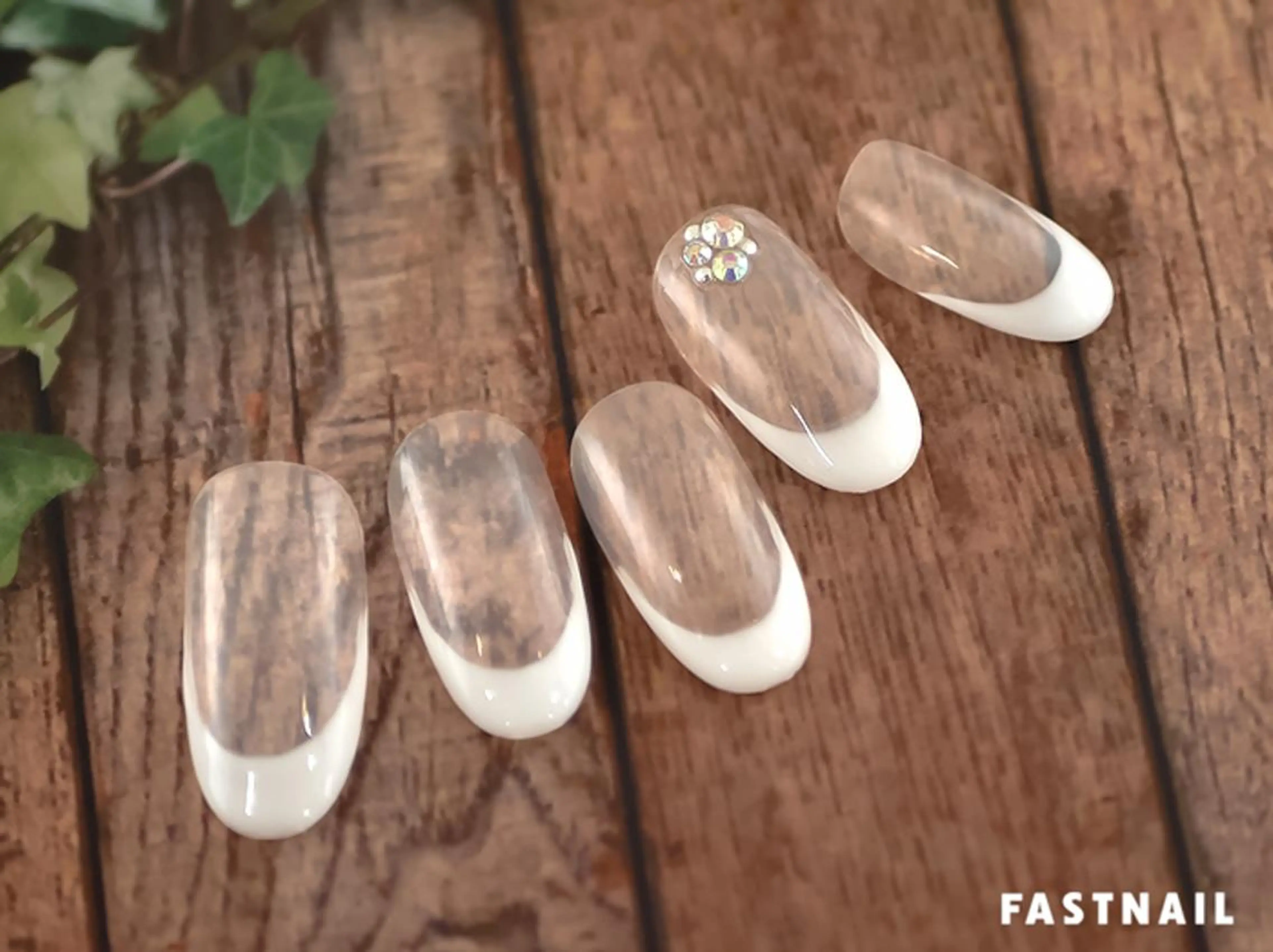 ネイル フレンチネイル ファストネイル ロコ 春日のネイルデザイン