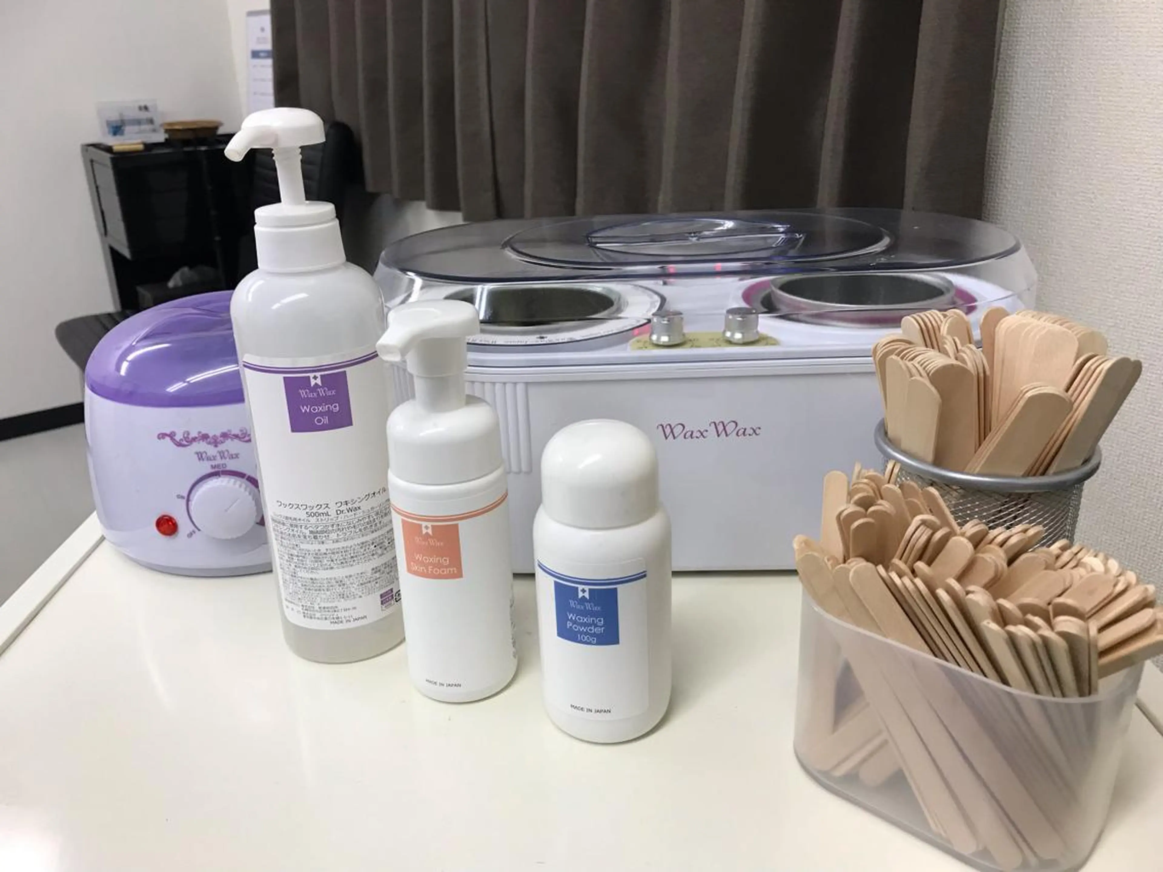 【メンズ】ボディワックス施術モデル｜脚ハーフ (ひざ含む)
太もも or すね のどちらかの写真