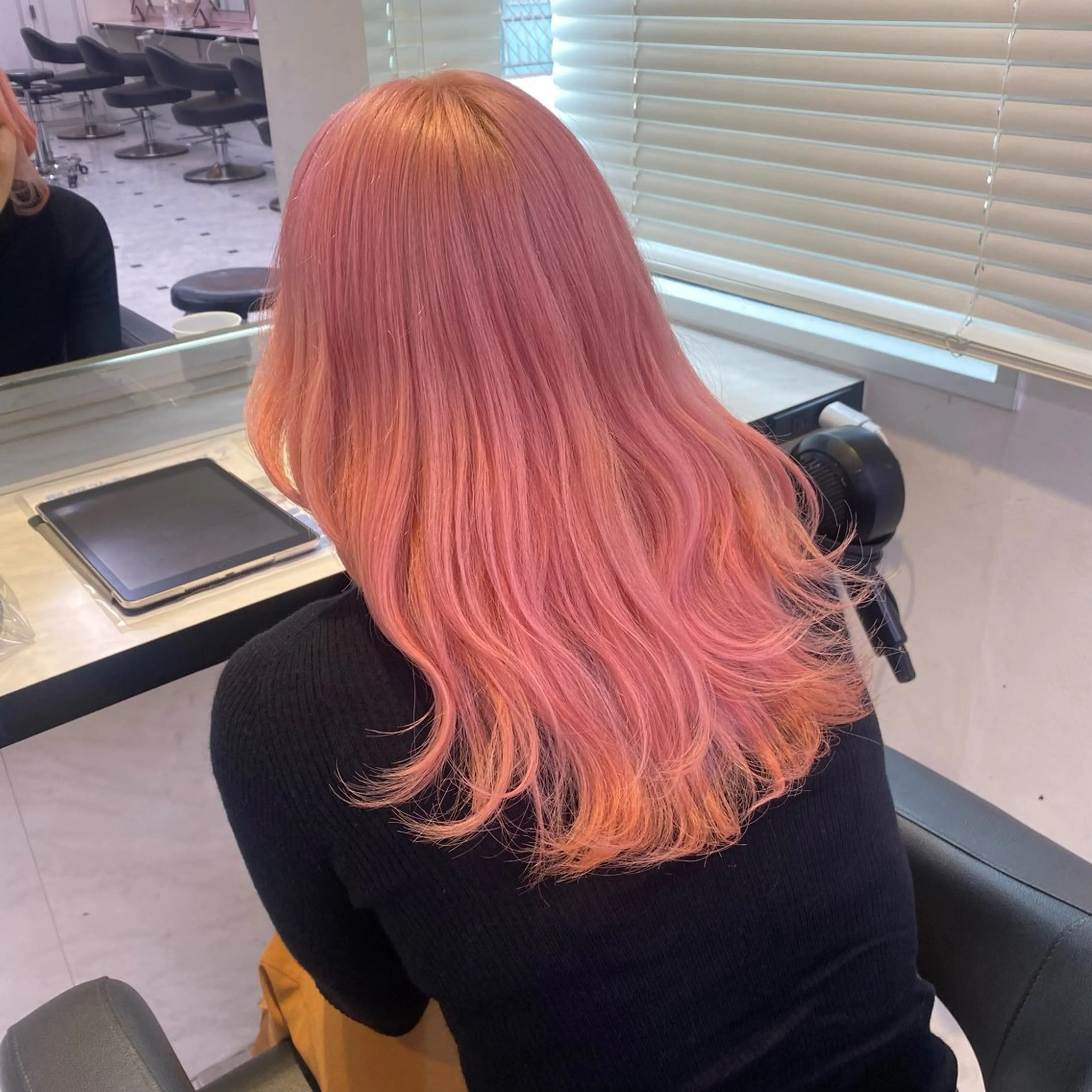 ロング カラー ヘアカラー トリートメント ヘッドスパ ヘアセット 透明感ベージュカラー 🪞上野🪞AIのヘアスタイル