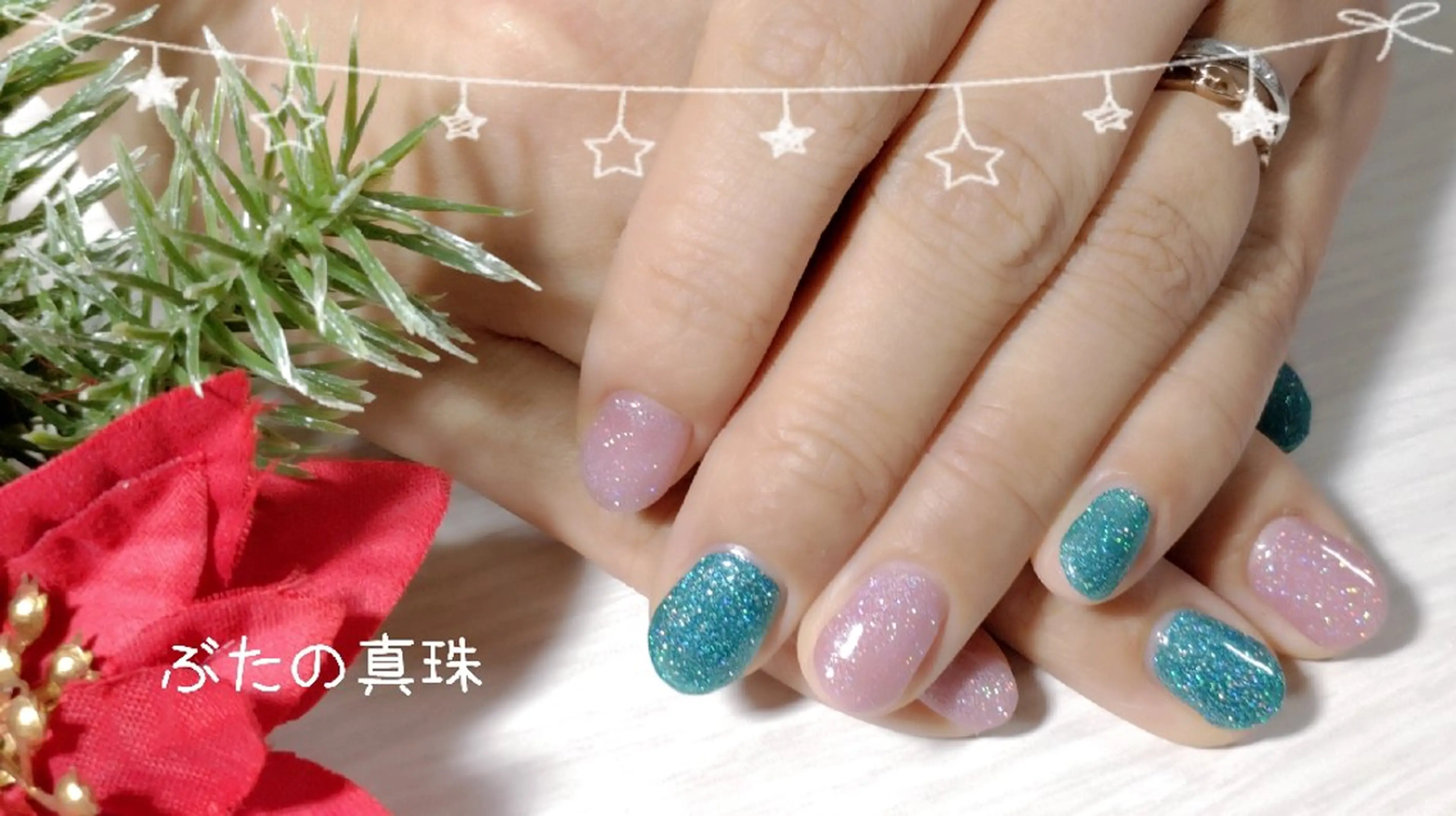 ネイル グリーン キラキラネイル ハンドネイル 林 珠里のネイルデザイン