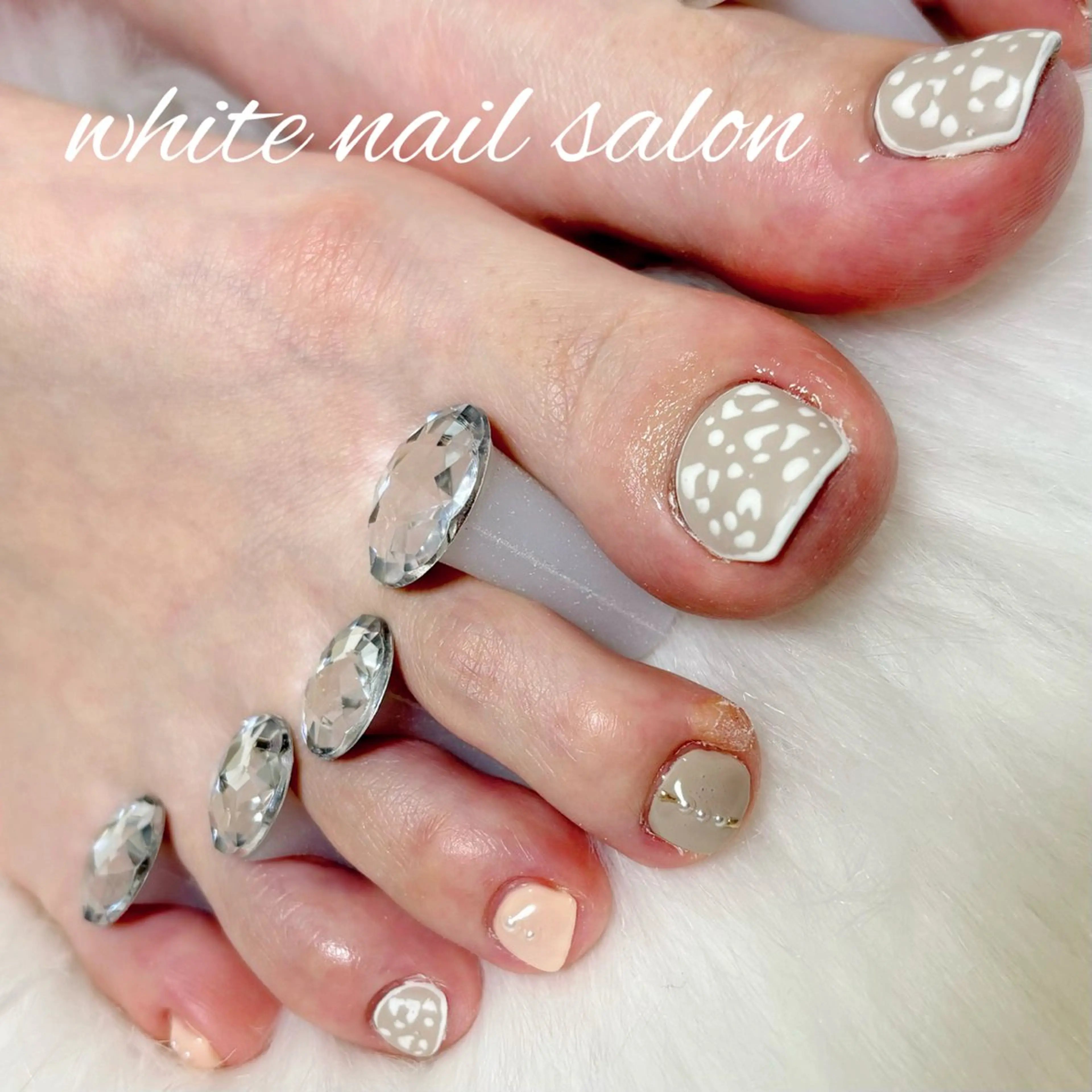 ネイル フットネイル フットネイル white nail salonのネイルデザイン