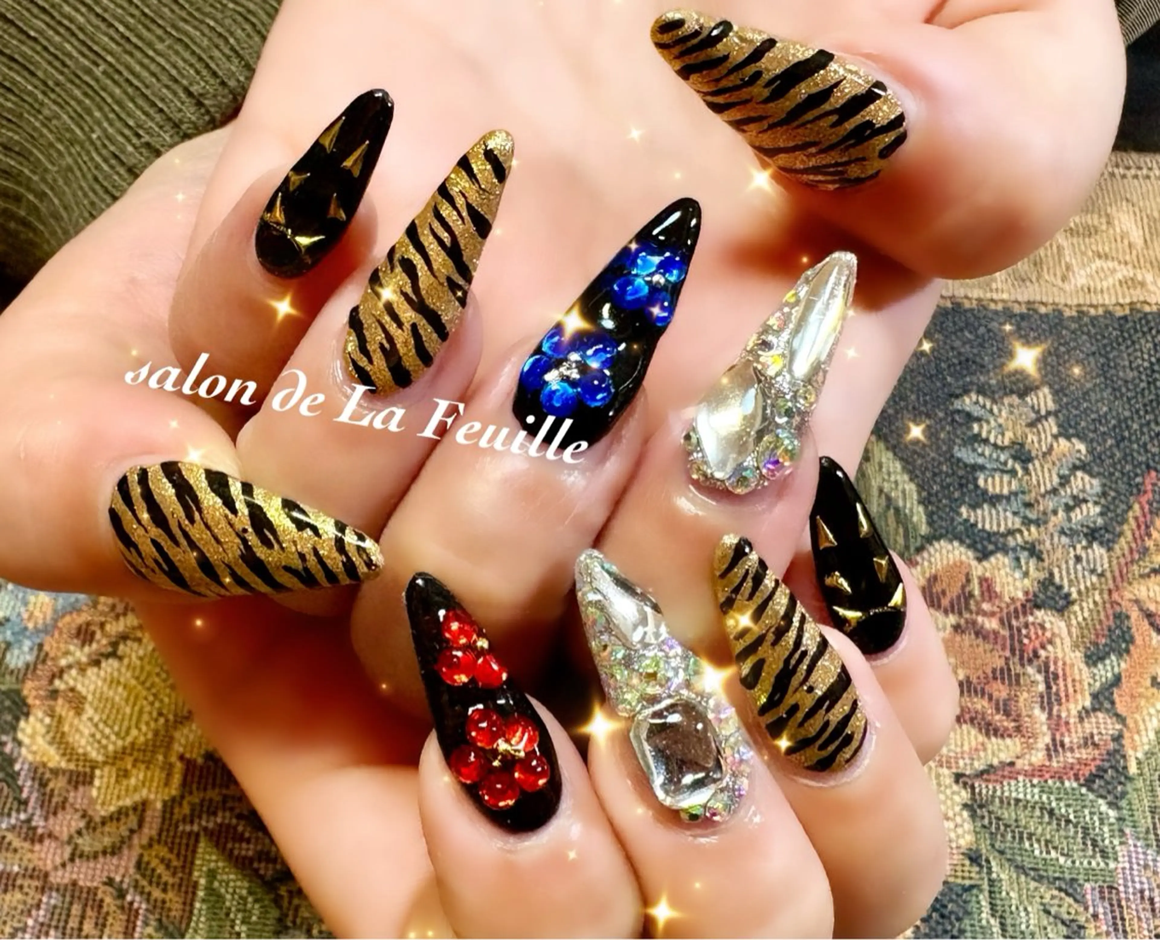 ロング サロンドラフィーユ LAFEUILLEのネイルデザイン