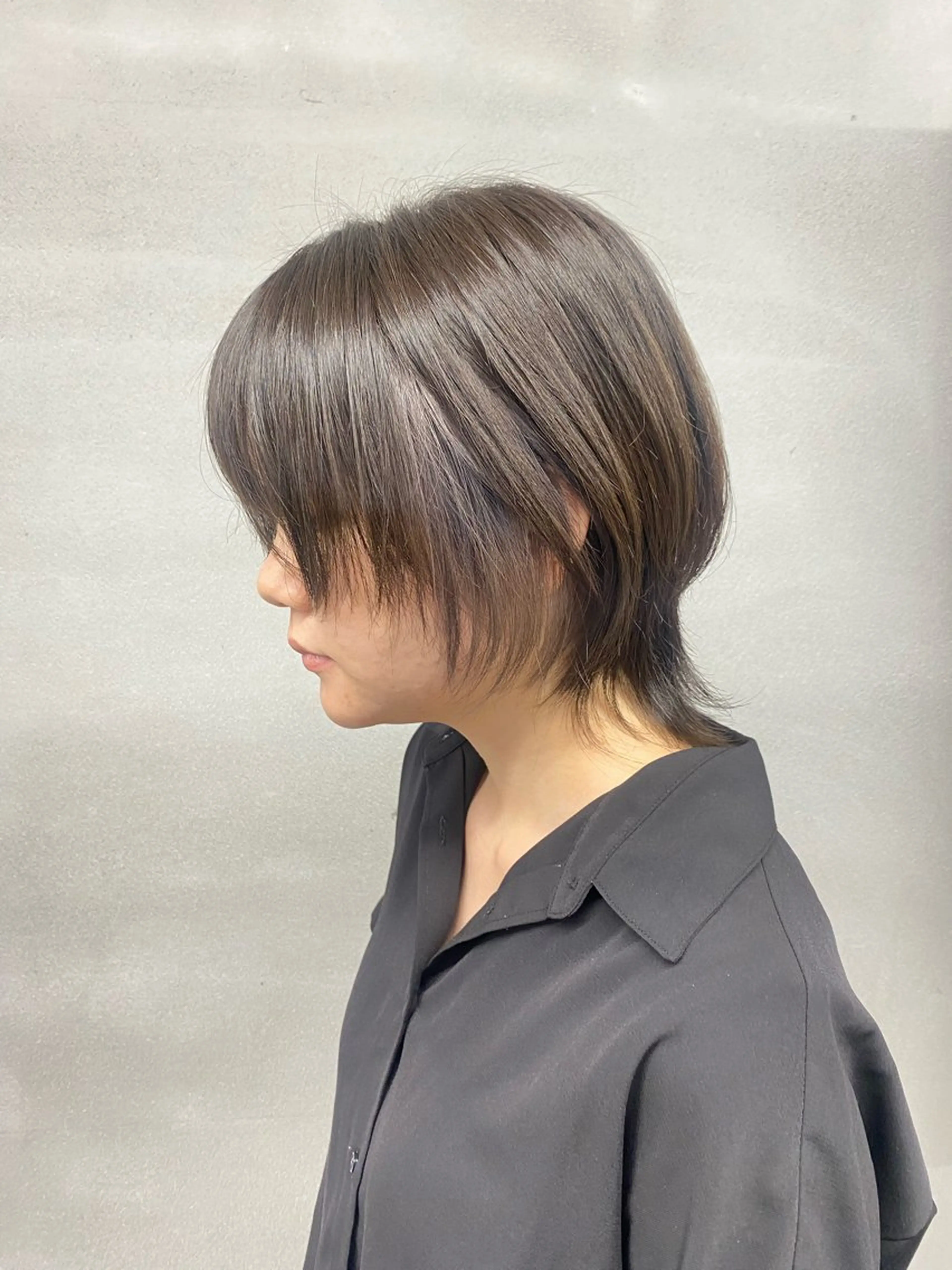 ショート カラー ブリーチ グレージュ ショートヘア ウルフカット カット ヘアカラー IROHA 柏のヘアスタイル