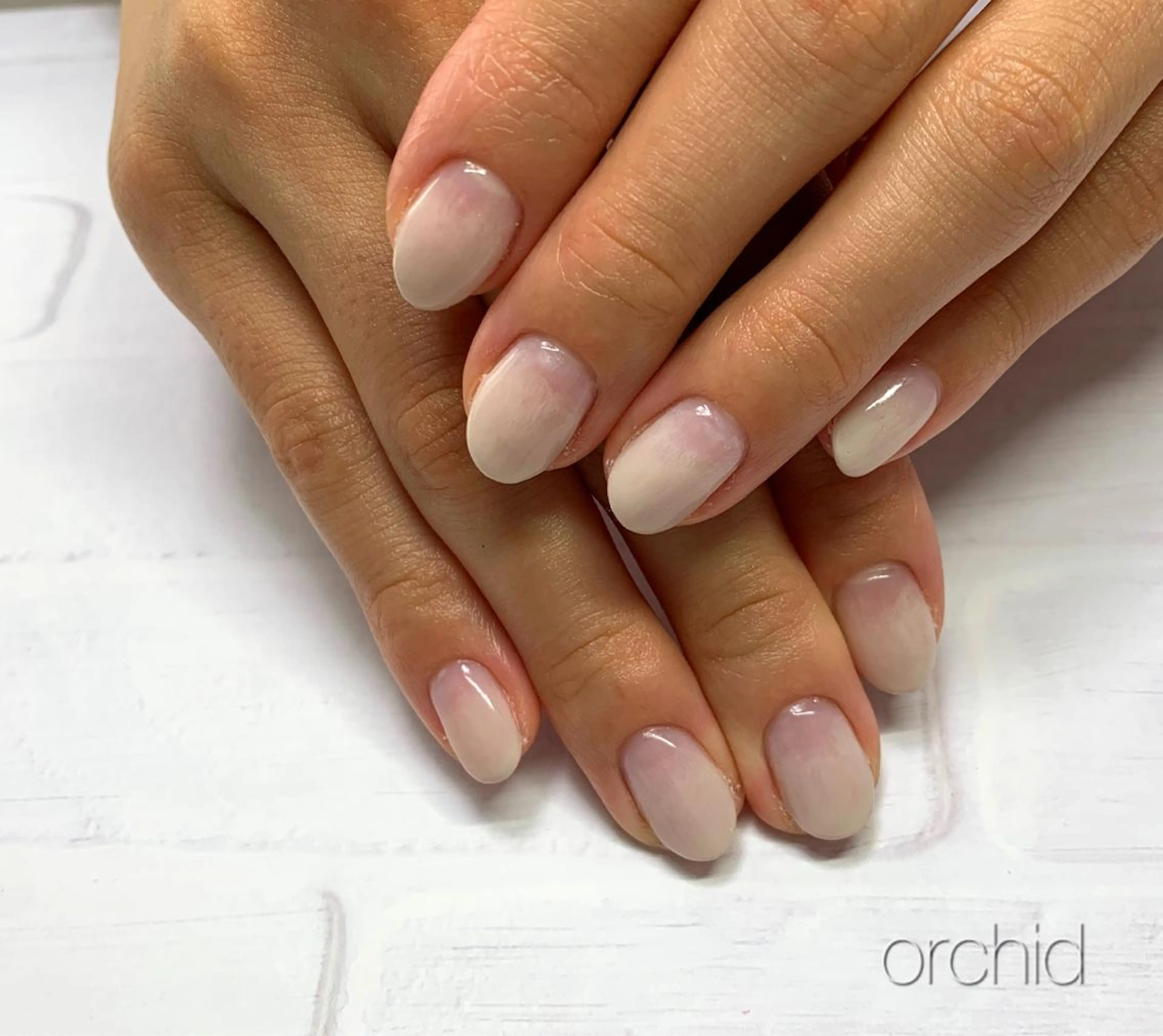ネイル グラデーション ホワイト orchid ♡オーキッドのネイルデザイン