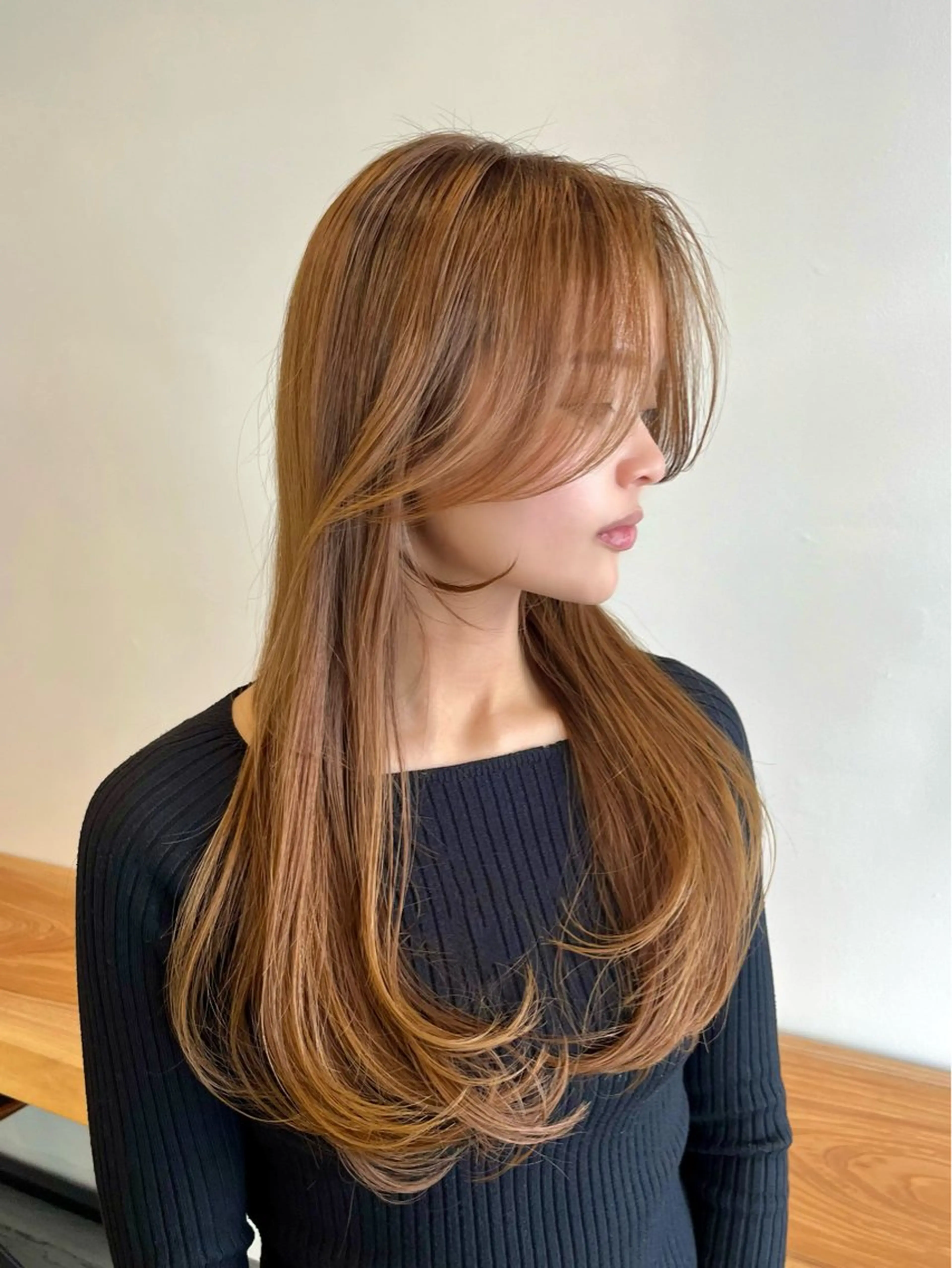 ロング カラー グレージュ くびれヘア 顔まわりレイヤー 韓国風ヘア レイヤーカット カット ヘアカラー i.Ehime所属・VIEW EHIME 齋藤  あつきのヘアスタイル