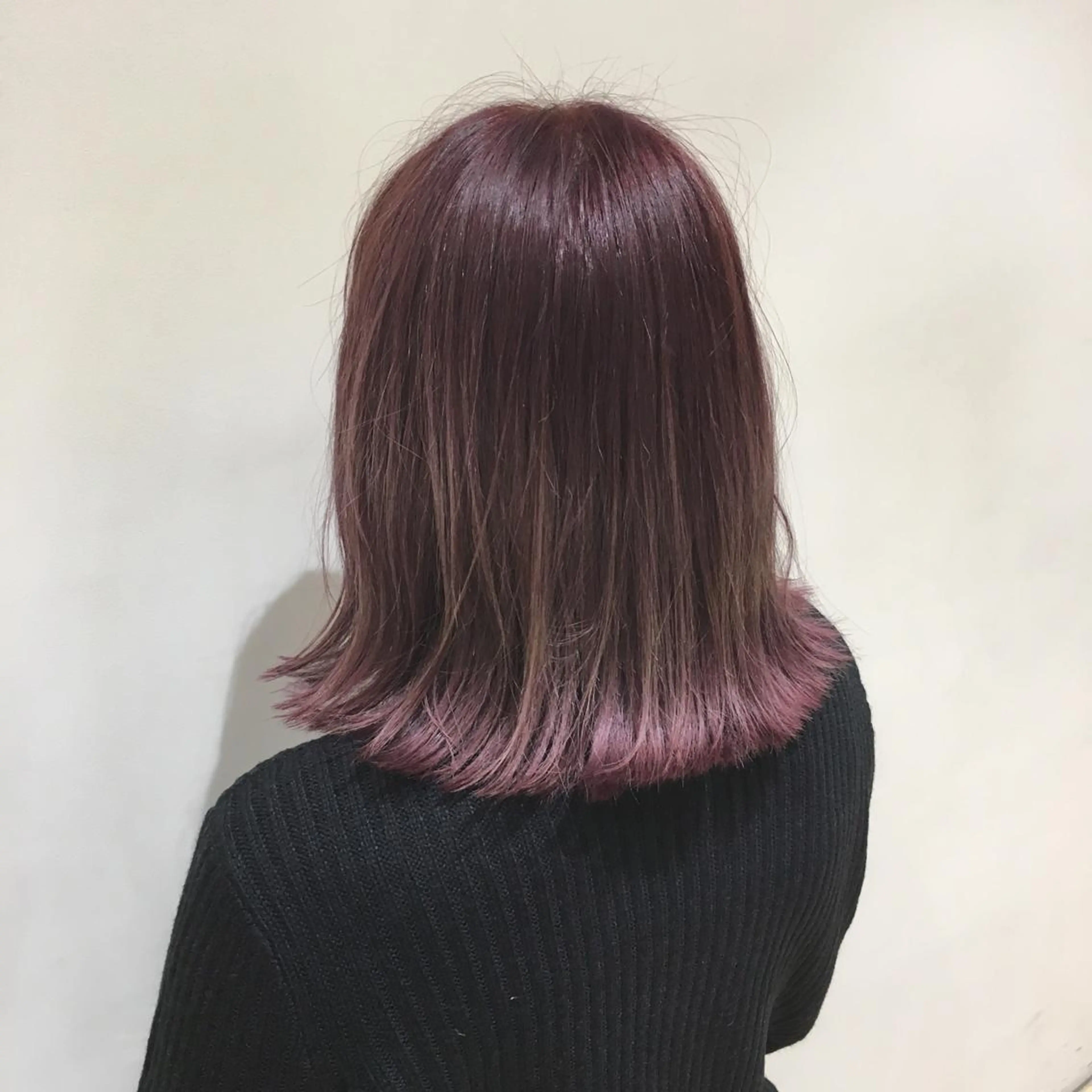 ショート カラー ピンクカラー バイオレットカラー バイオレットピンク 外ハネヘア Rubik's江坂 ルービックえさかのヘアスタイル