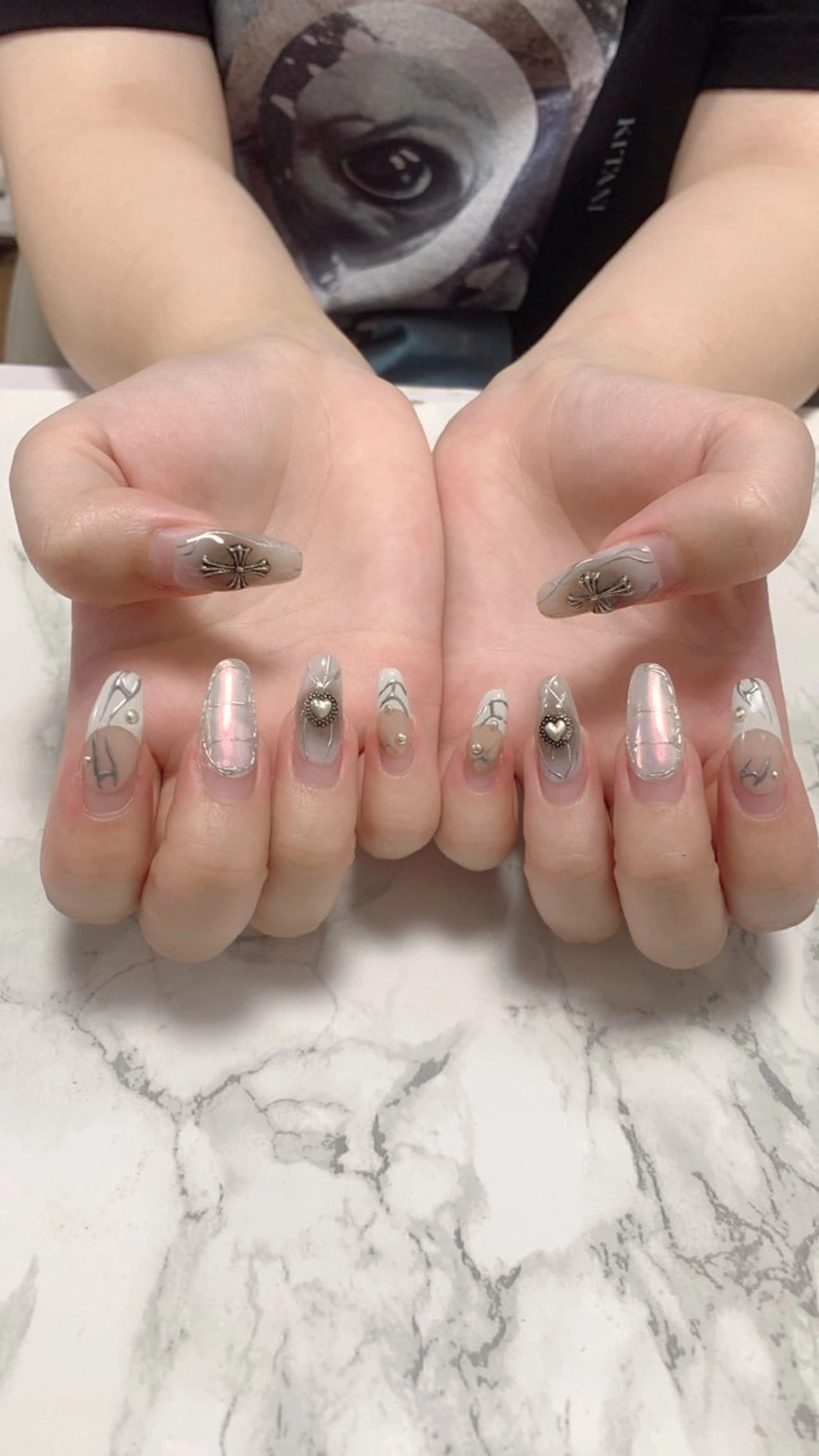 ネイル はな💎ネイル ワンホン、長さ出しのネイルデザイン