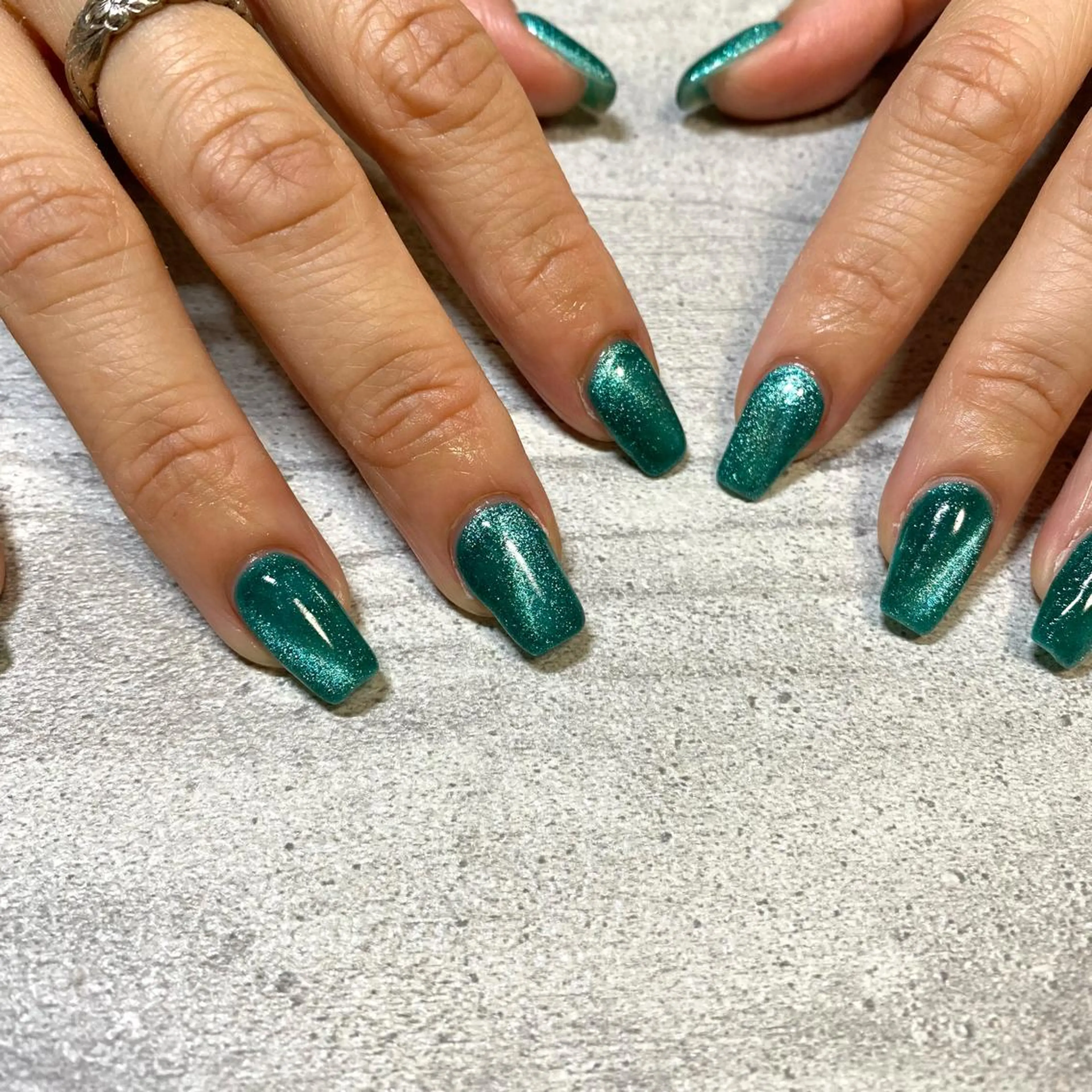 ショート カラー パーマ ヘアアレンジ メンズ キッズ ネイル マツエク・マツパ アイブロウ グリーン マグネットネイル ハンドネイル ハンドケア 今福鶴見ネイル 8(ｴｲﾄ)のネイルデザイン