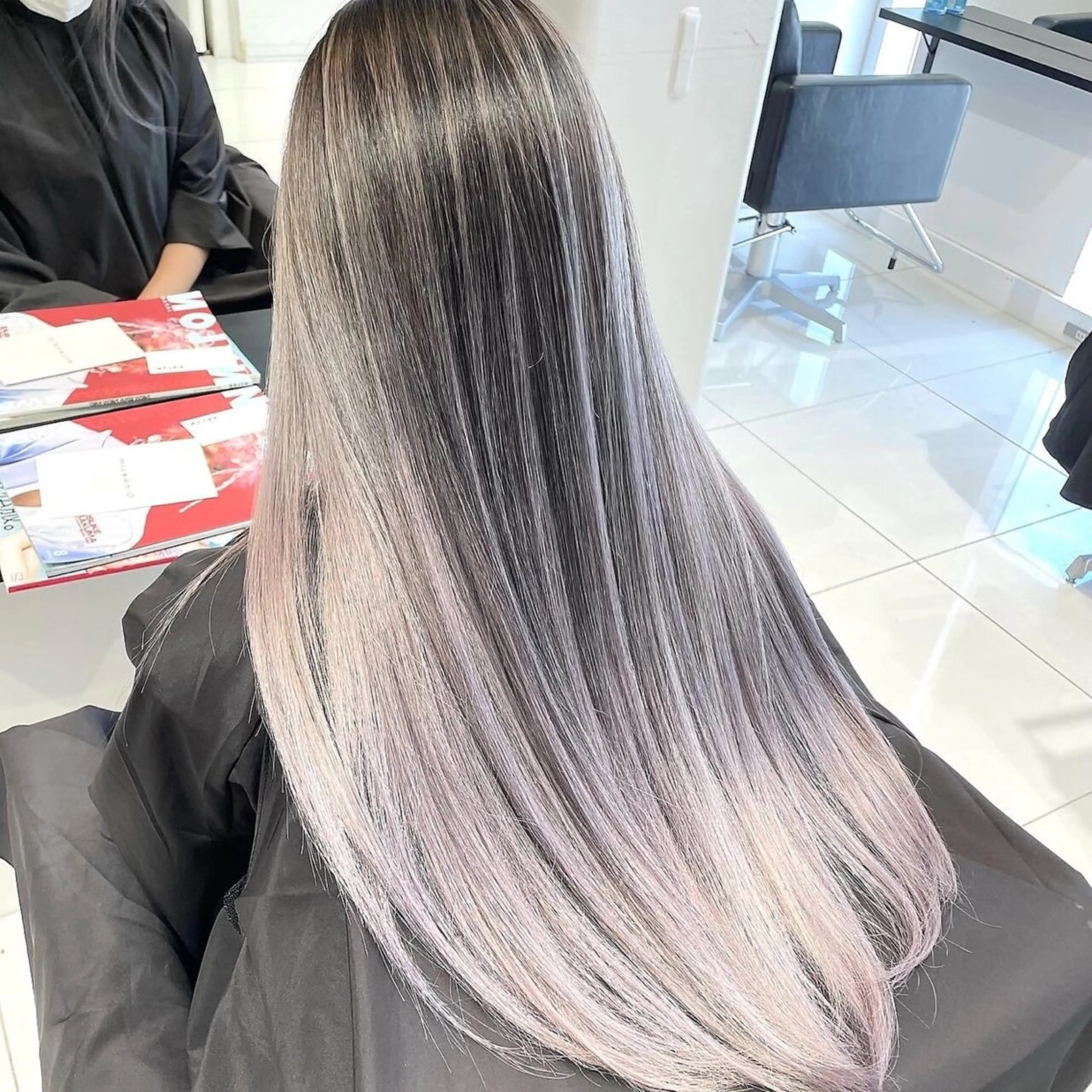 ロング カラー バレイヤージュ ブリーチ ケアブリーチ ダブルカラー ハイライトカラー Rikuto/原宿 /グラデーションのヘアスタイル