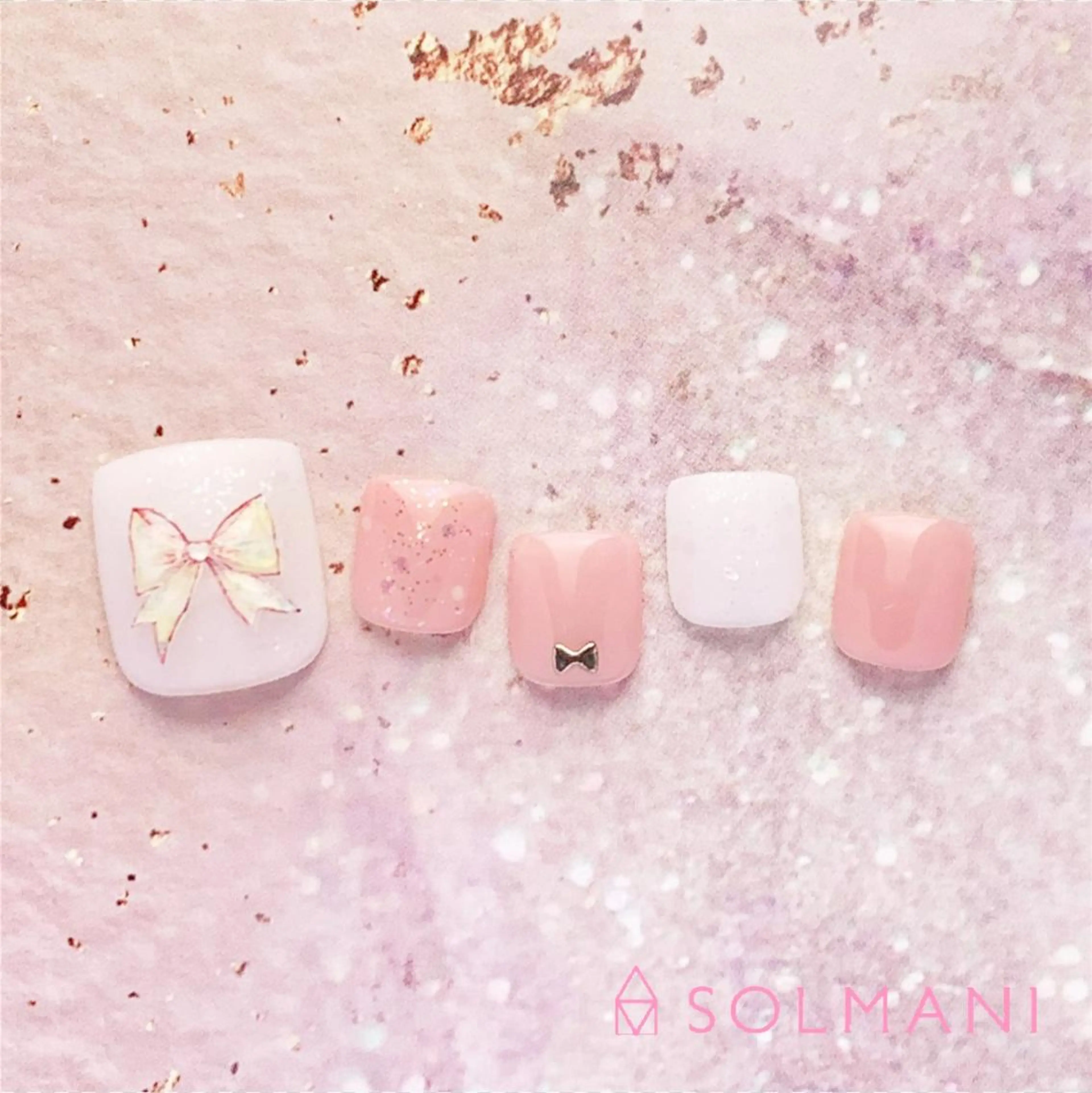ネイル フットネイル ぷっくりネイル リボン SOLMANI 予約担当のネイルデザイン