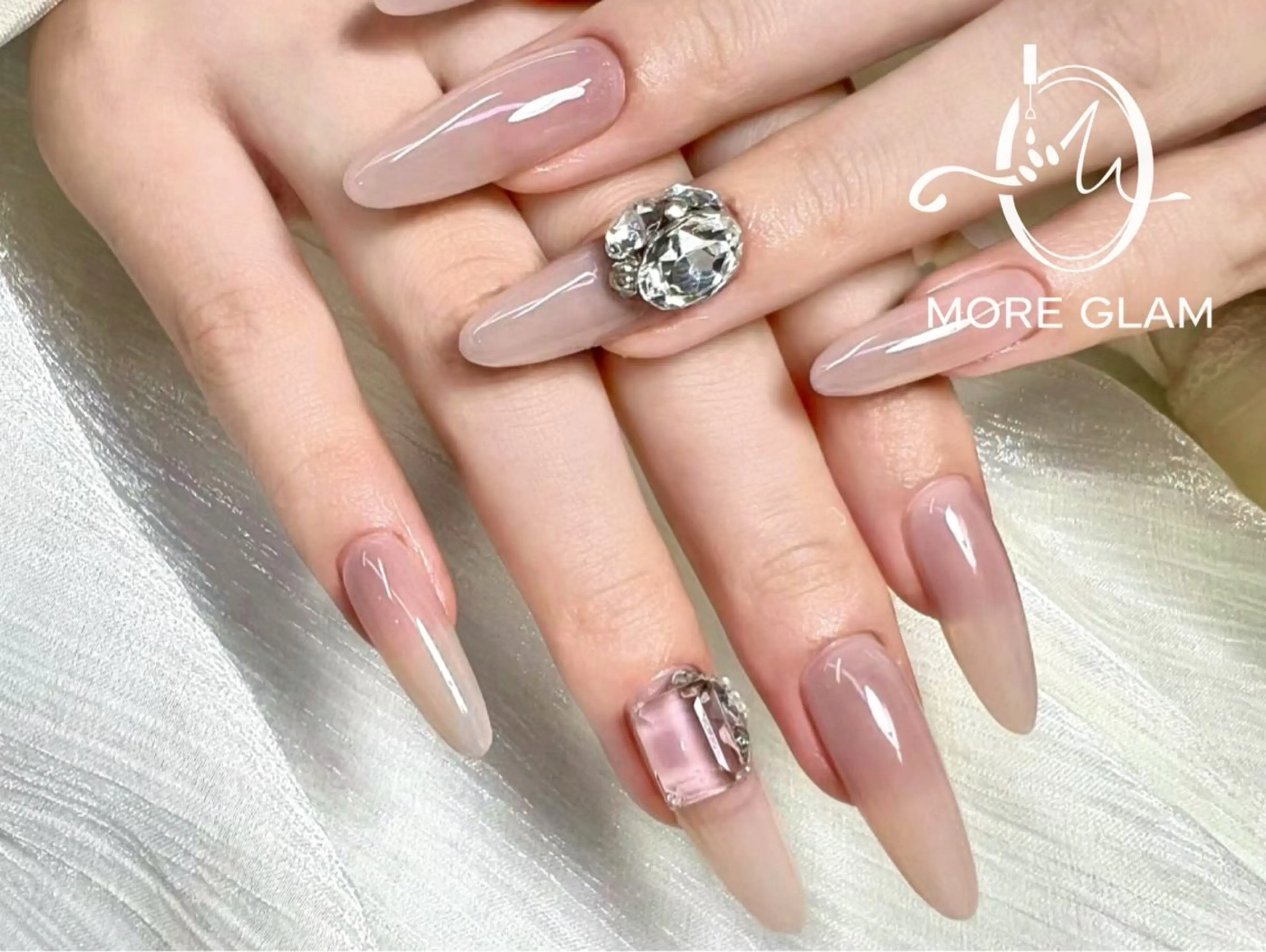 ネイル ハンドネイル More Glam 池袋東口店のネイルデザイン