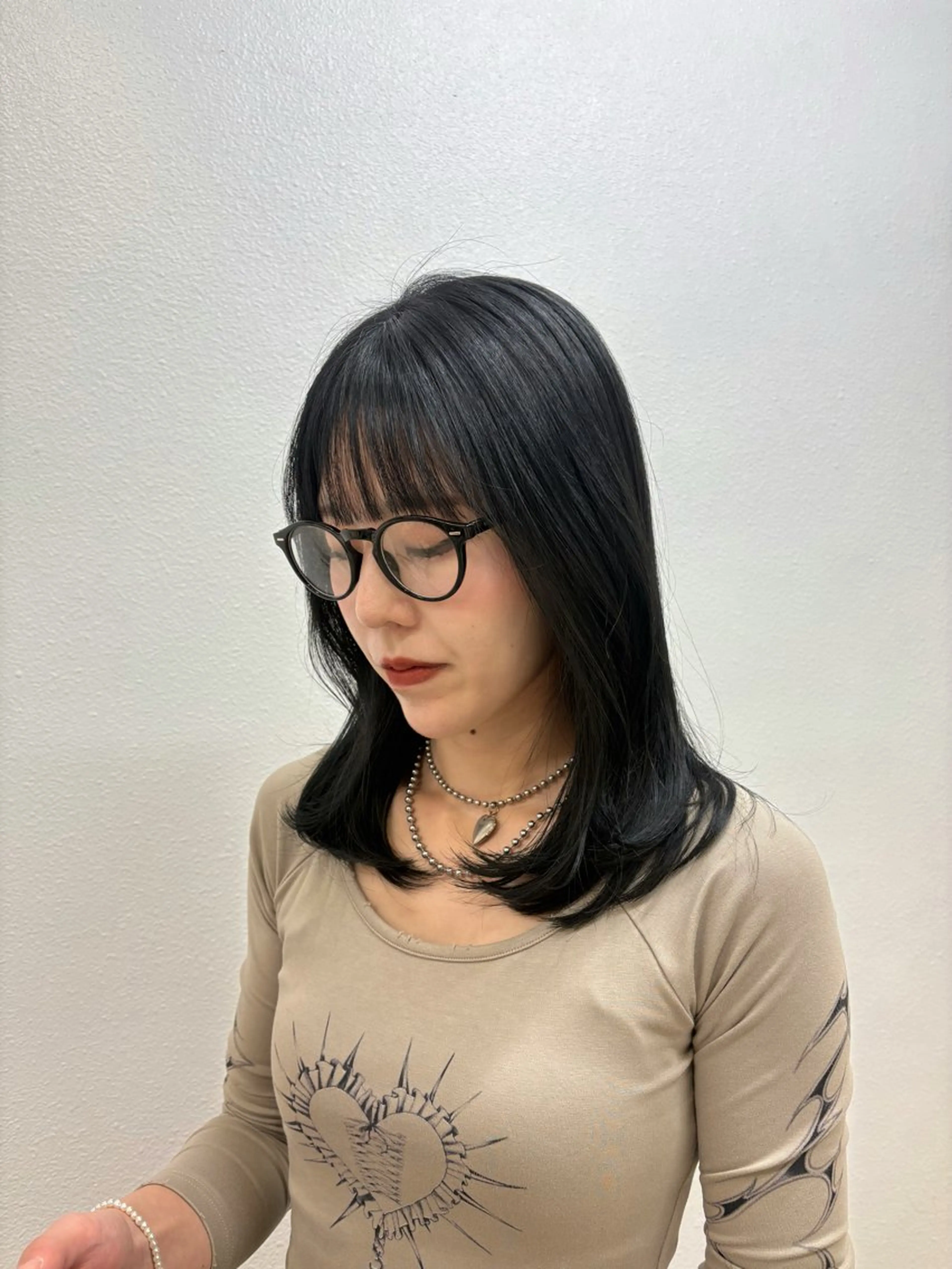 ミディアム カラー 黒髪 ブルーカラー ブルーブラック 透明感カラー ヘアカラー トリートメント ヘアセット 🌼REINA 🌼韓国ボブ🌼赤坂のヘアスタイル