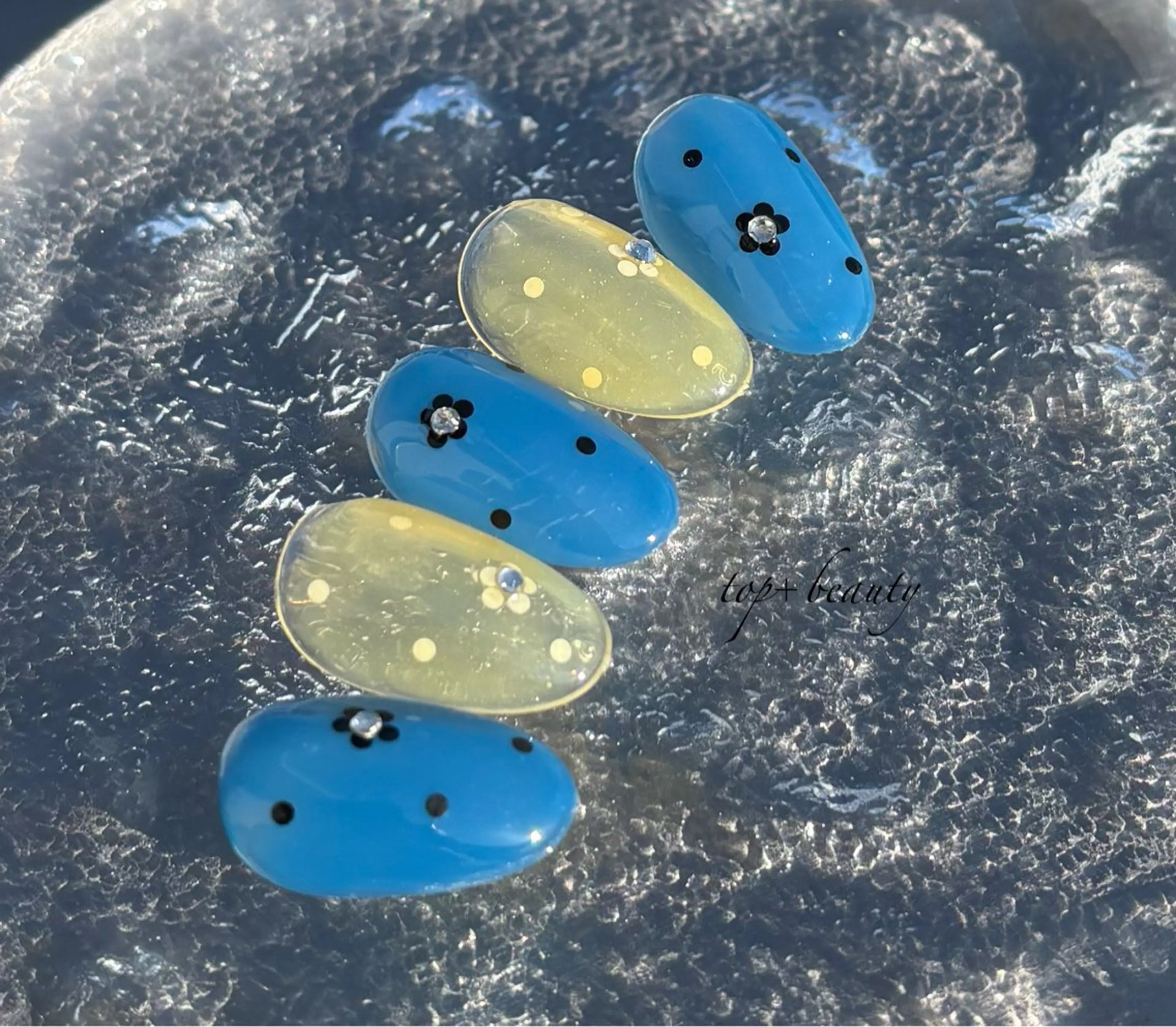 ネイル T + B ❇︎ ayuのネイルデザイン