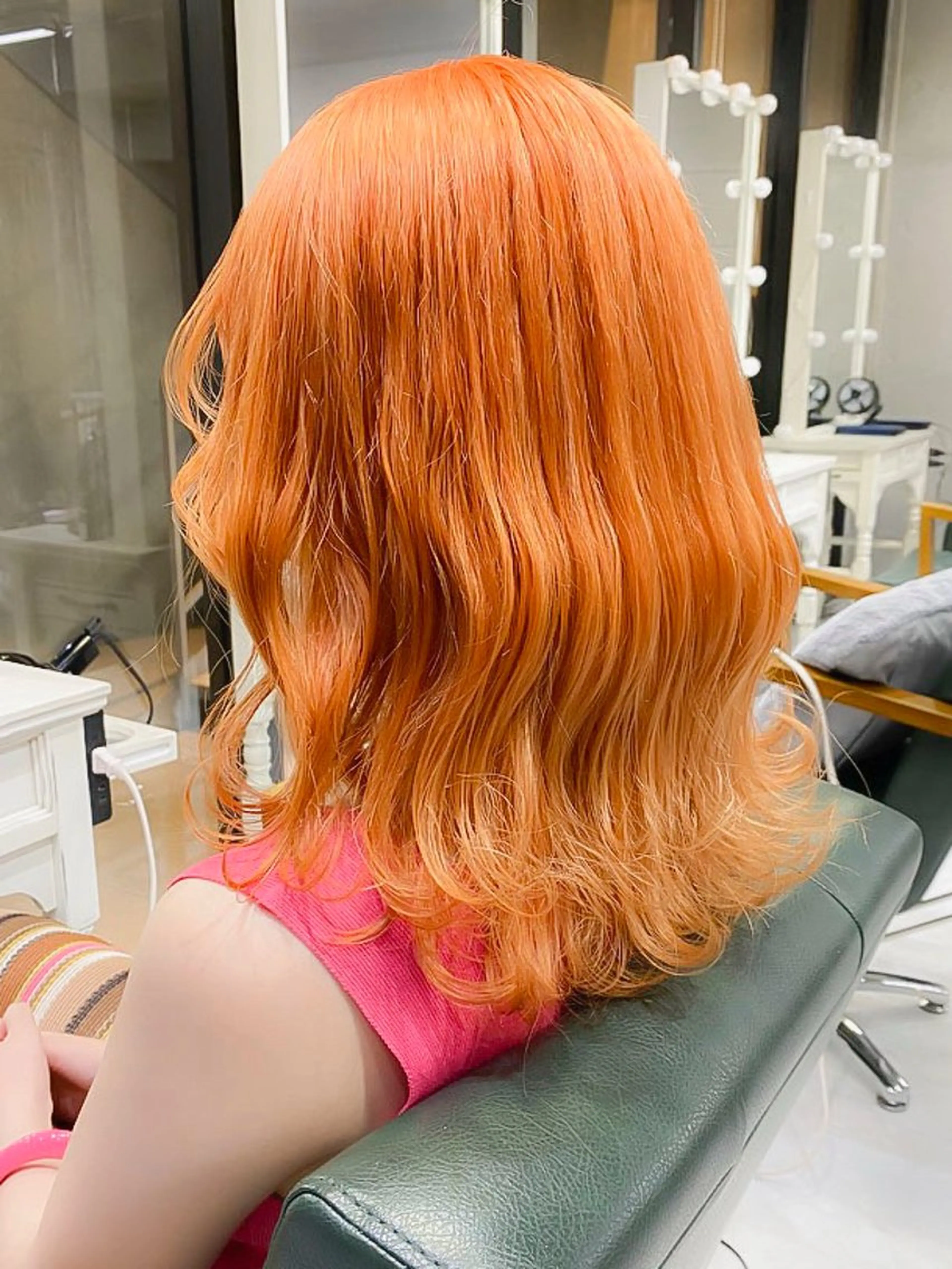 セミロング カラー ブリーチ 透明感カラー ハイトーンカラー オレンジ 𝐍𝐚𝐧𝐚{ 原宿/ハイトーン🫧のヘアスタイル