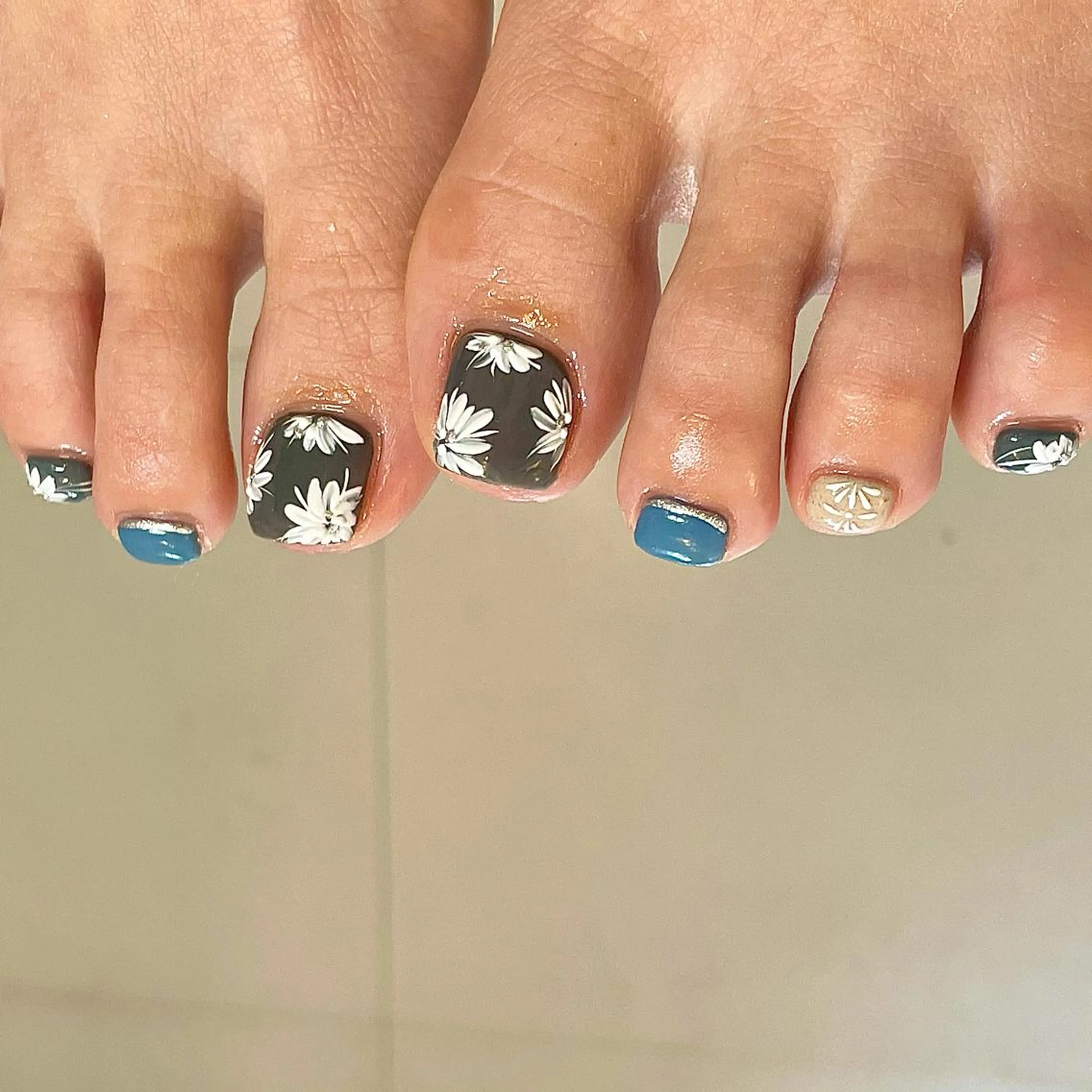 ショート カラー パーマ ヘアアレンジ メンズ キッズ ネイル マツエク・マツパ フラワーネイル nail&eye Aoのマツエク・マツパデザイン