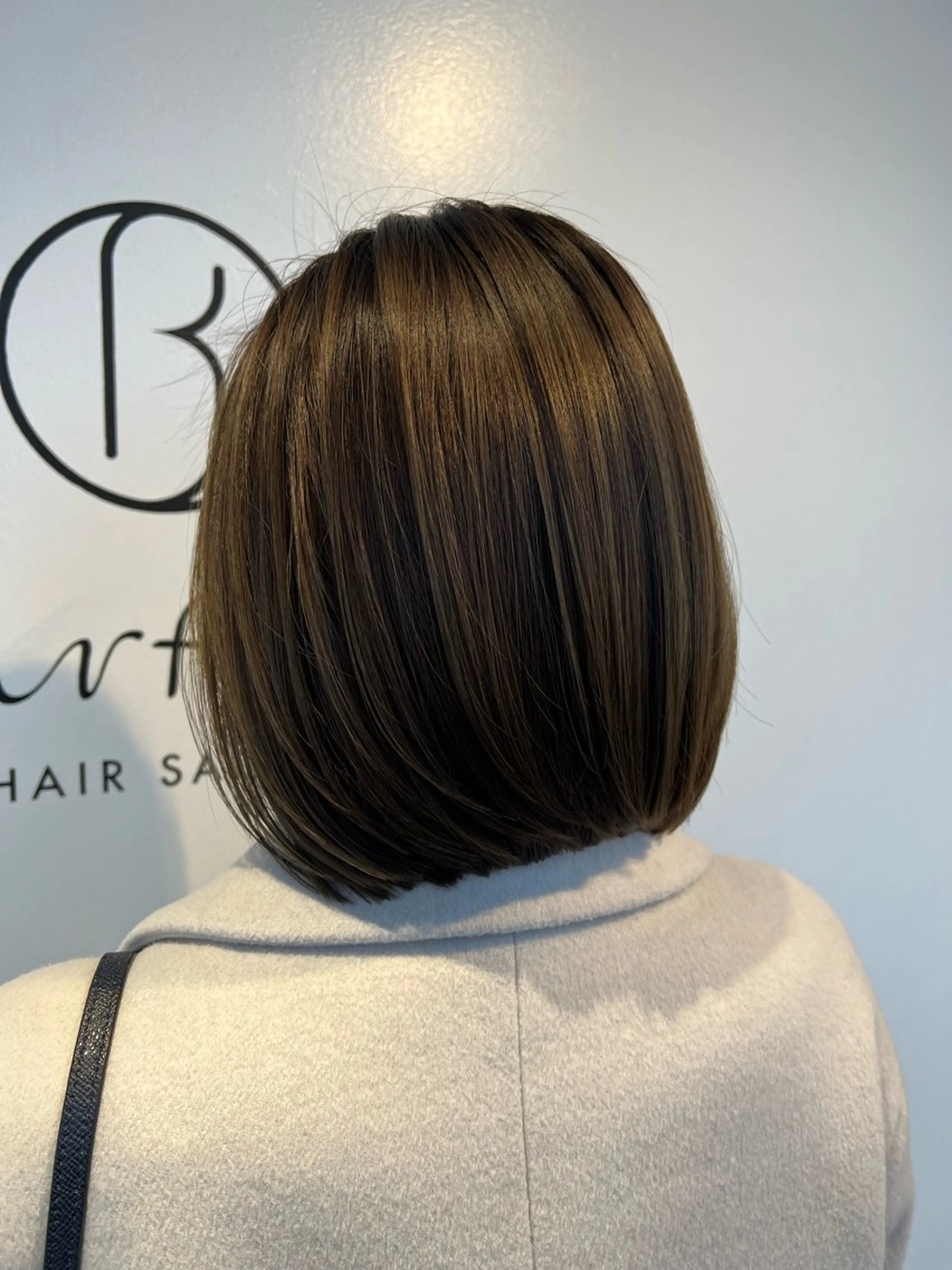 ショート カラー アッシュ ベージュカラー ケアカラー グレージュ くびれヘア カット 中村 ひなたのヘアスタイル