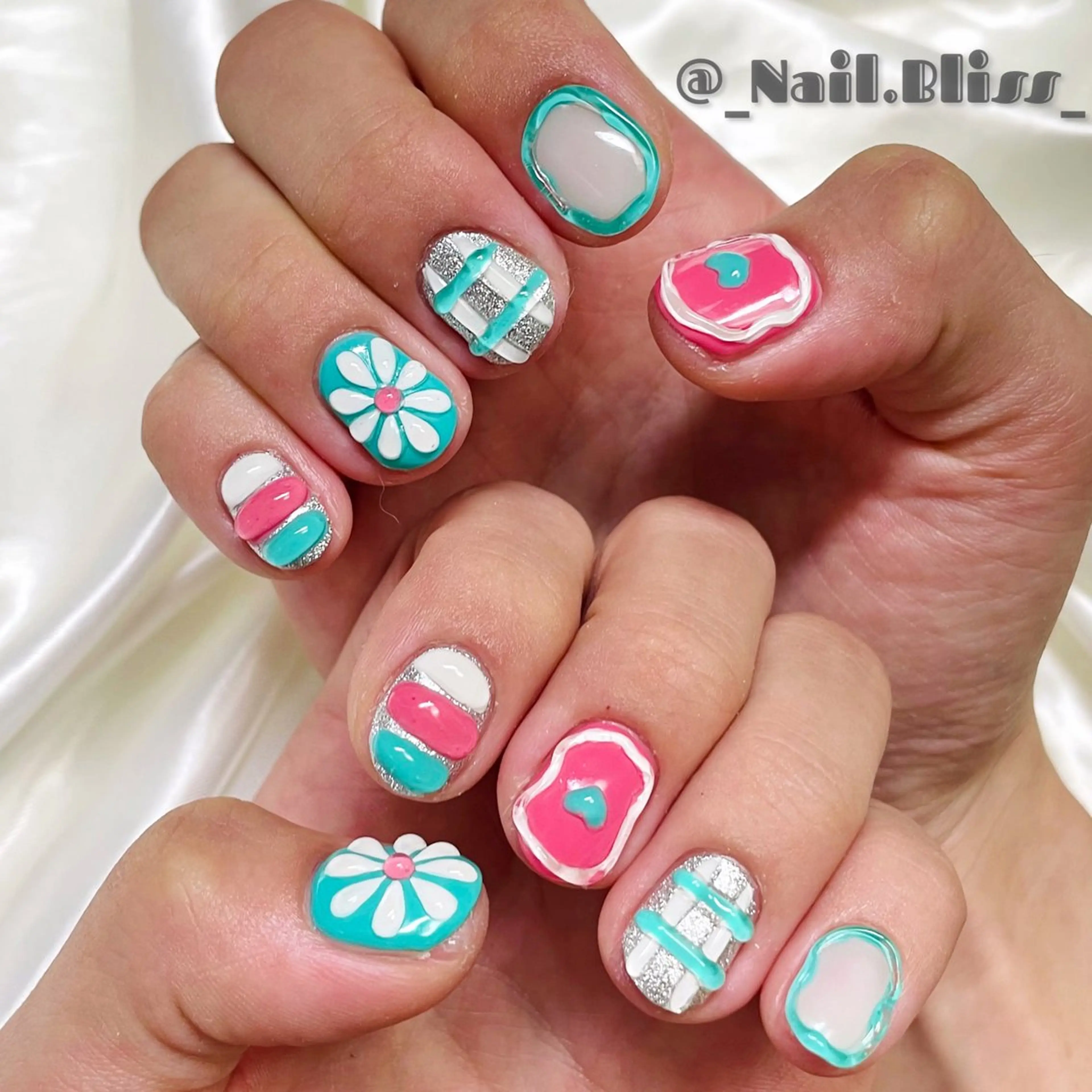 ネイル ぷっくりネイル ハンドネイル NAIL BLISSのネイルデザイン