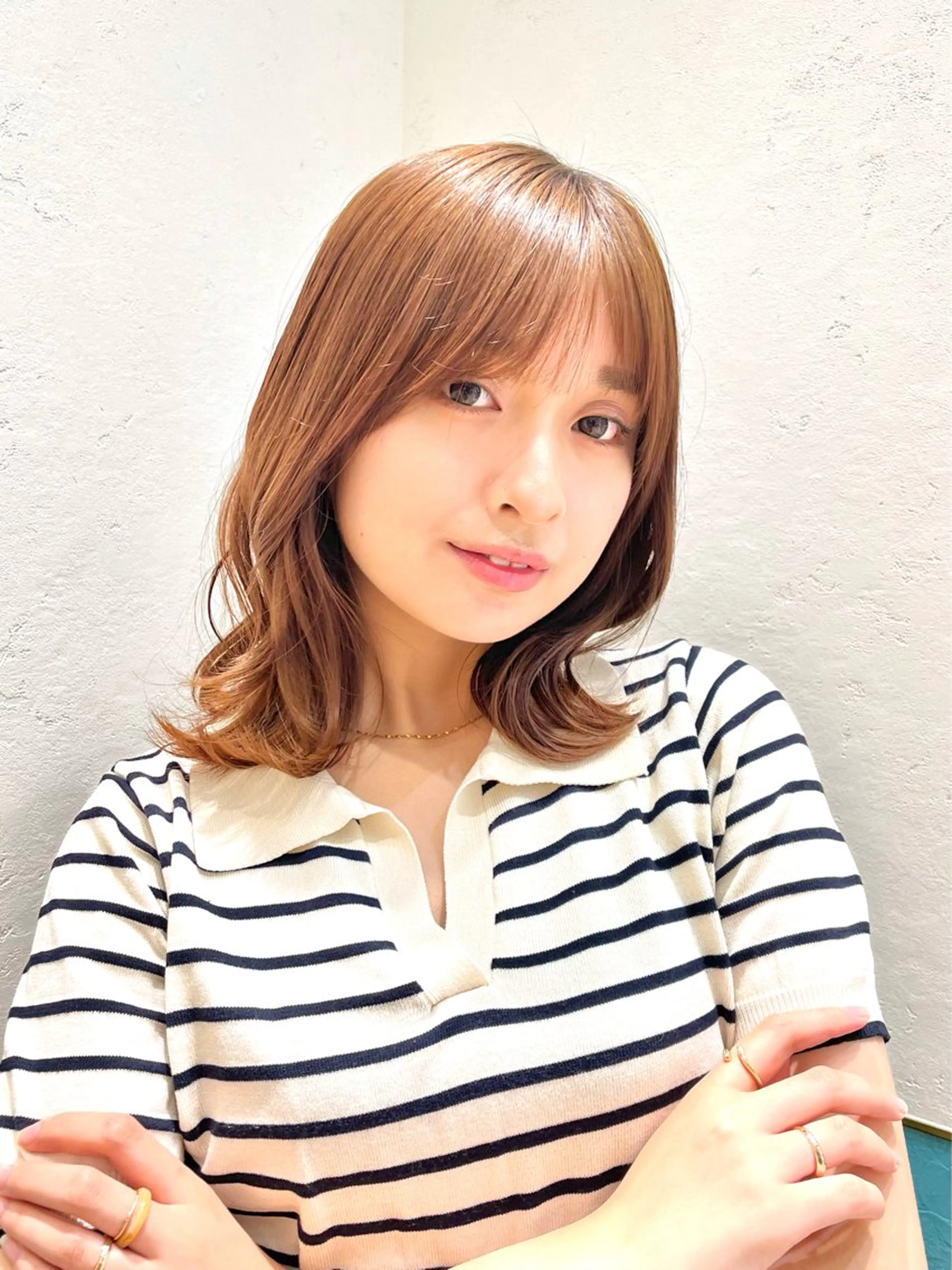 ミディアム カット ヘアカラー トリートメント stylist/ボブ ことの/韓国レイヤーのヘアスタイル