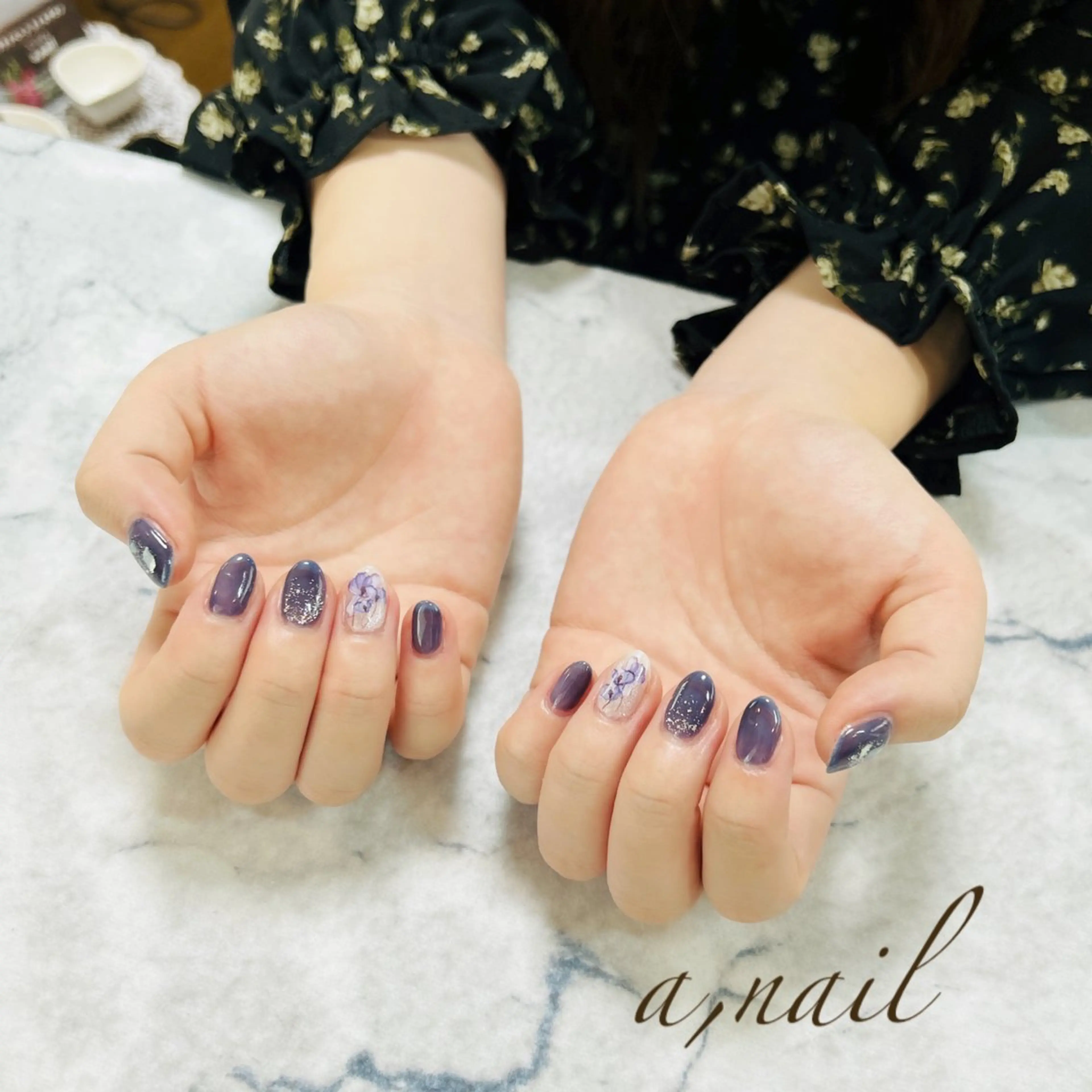 ネイル フラワーネイル フットネイル ジェルネイル グラデーション キラキラネイル ハンドネイル ネイルサロン エーネイルのネイルデザイン