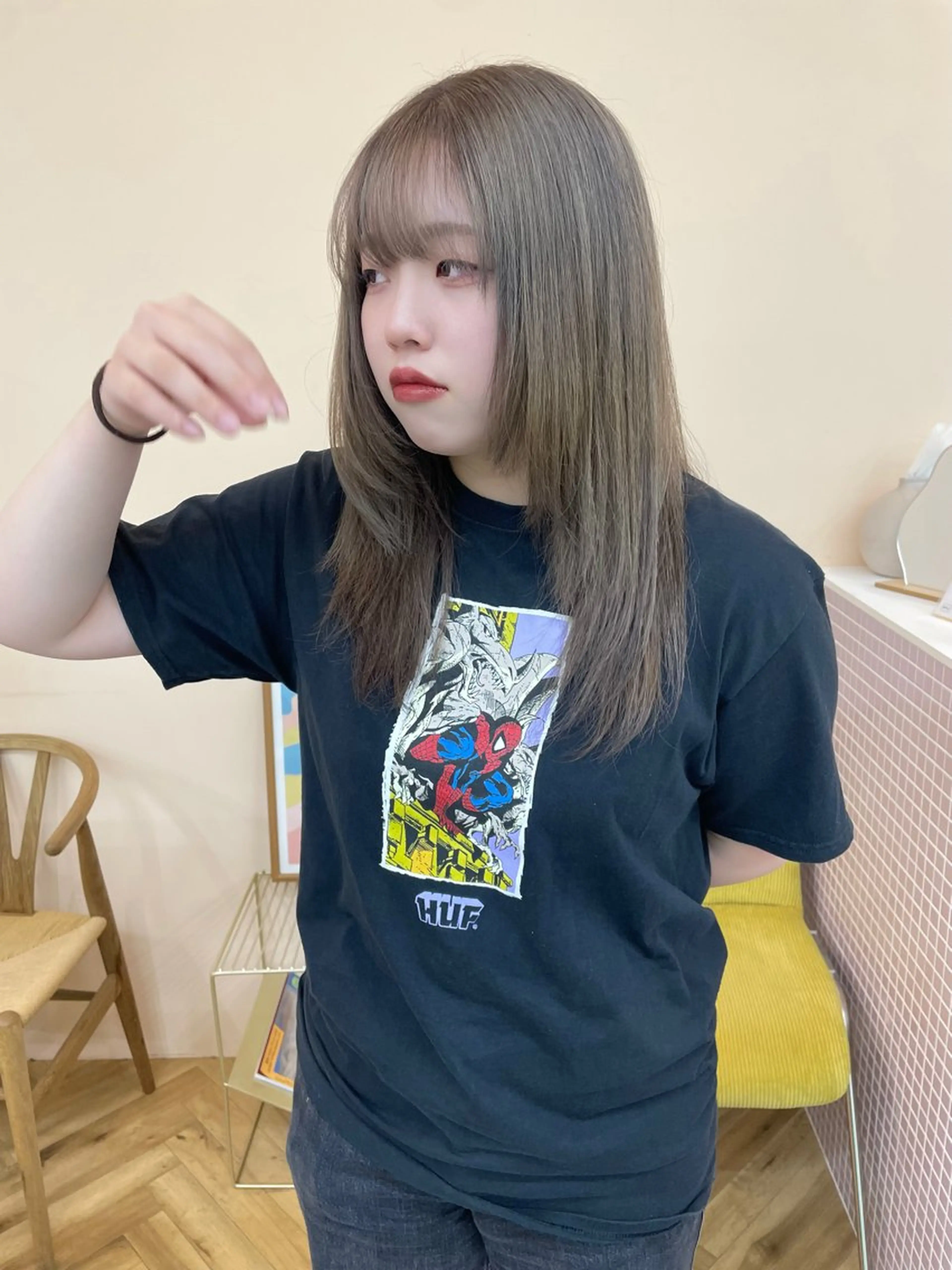 セミロング カラー オリーブカラー ヘアカラー トリートメント カットモデル/ ハイトーン/ゆうあのヘアスタイル