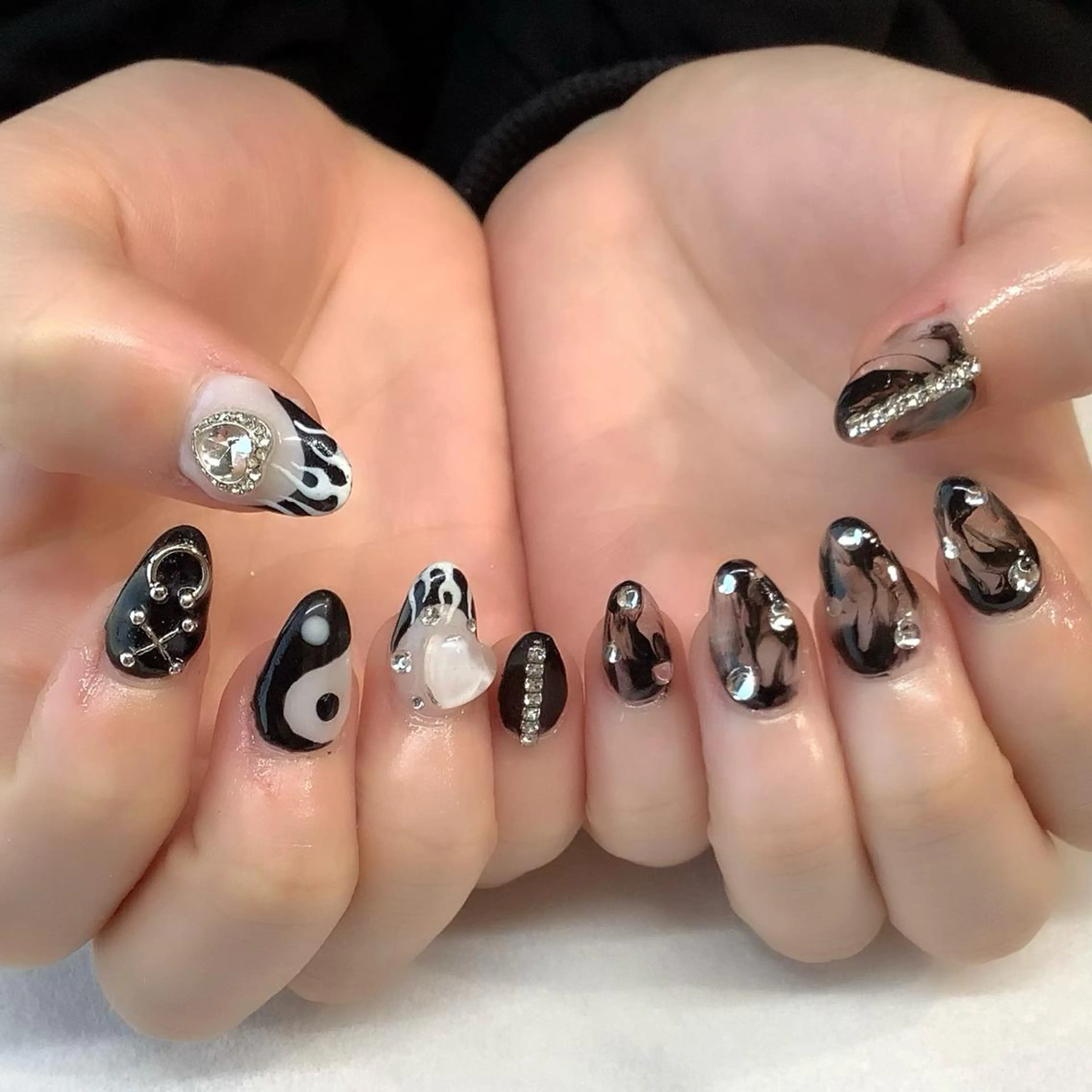 ネイル ハンドネイル 💎🐰 saki. m 🐰💎のネイルデザイン