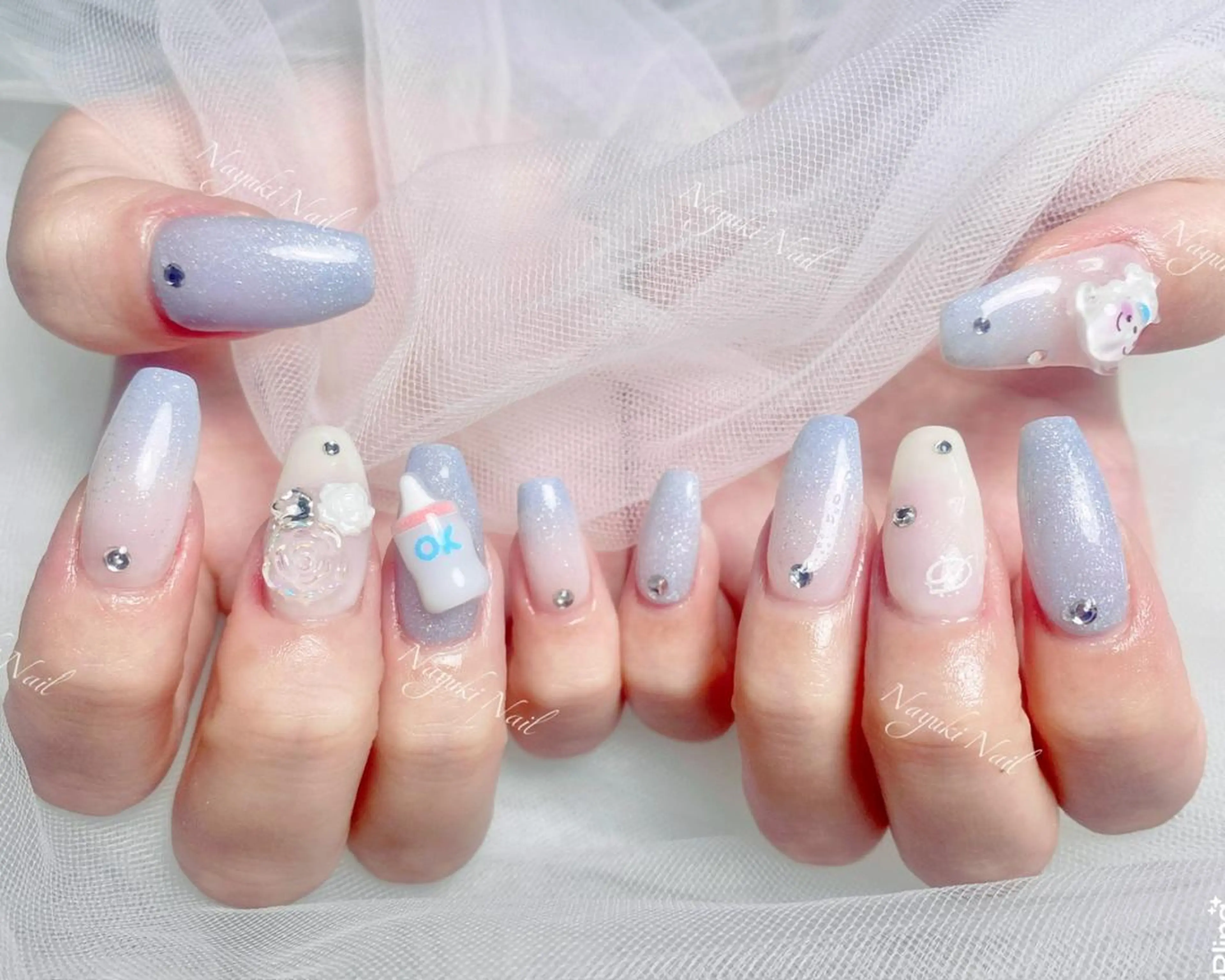 ネイル 🦋 Queenieのネイルデザイン