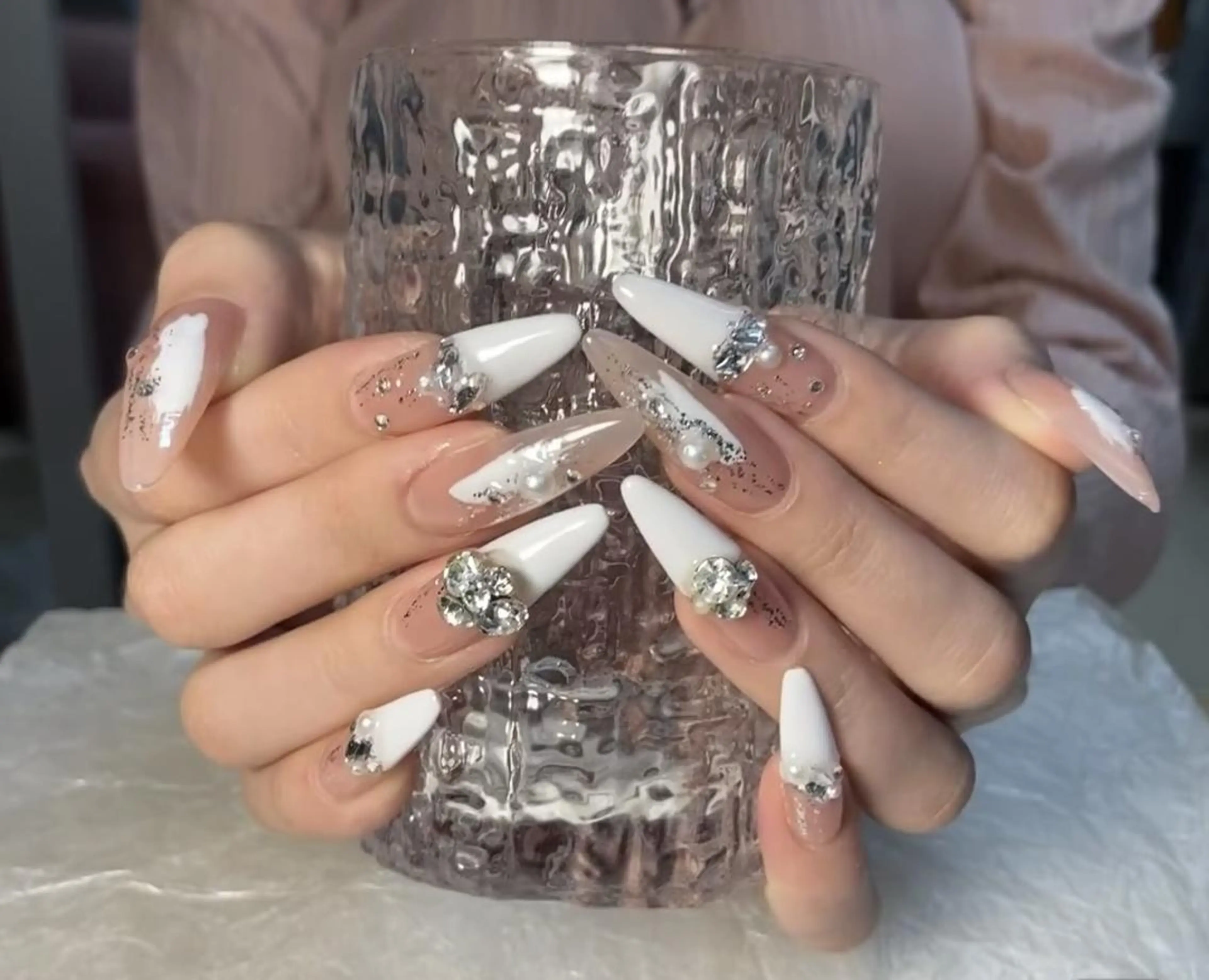 ネイル マグネットネイル ハンドネイル ハンドケア AB マツエクネイルサロンのネイルデザイン