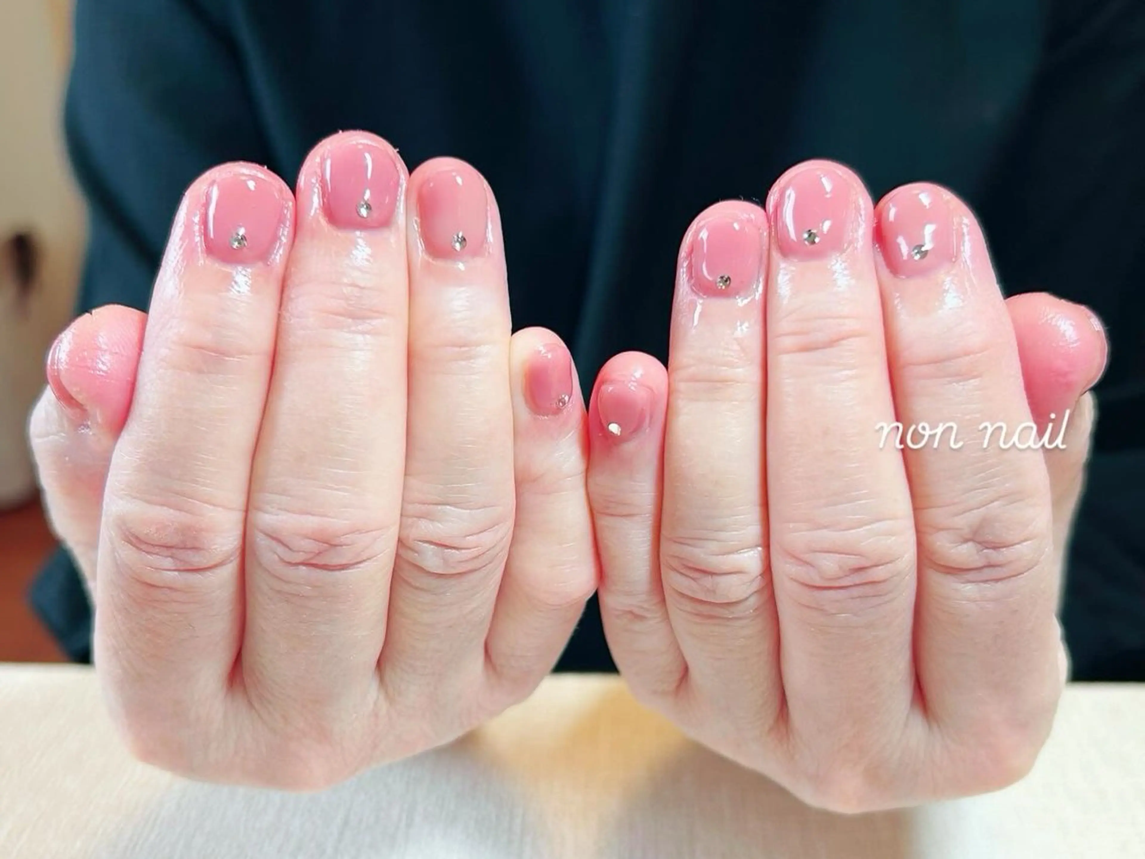 ネイル ピンク シンプルネイル ストーンネイル non nail ⭐︎のネイルデザイン