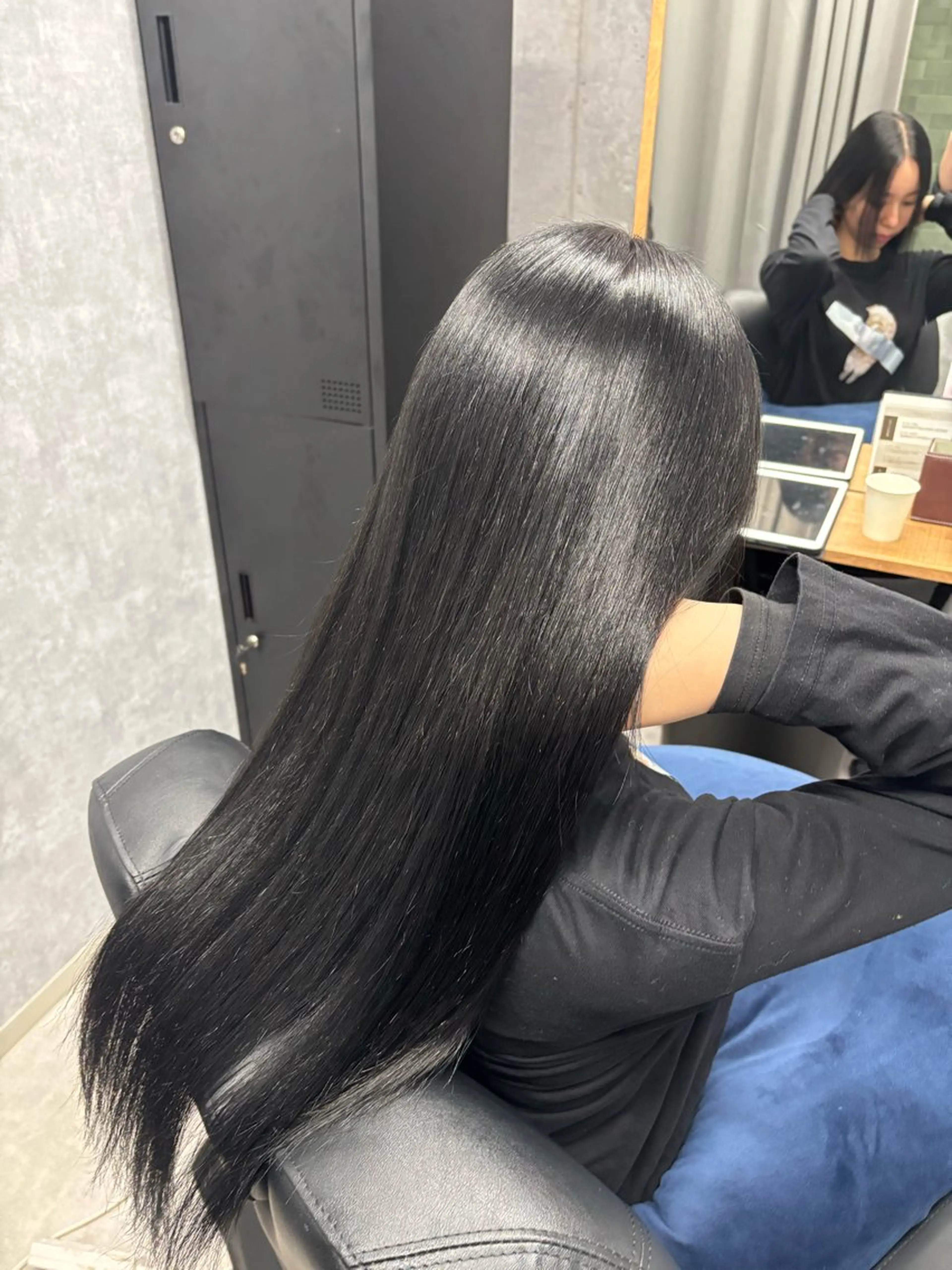 ロング rise/レイヤー／ ダブルカラーのヘアスタイル