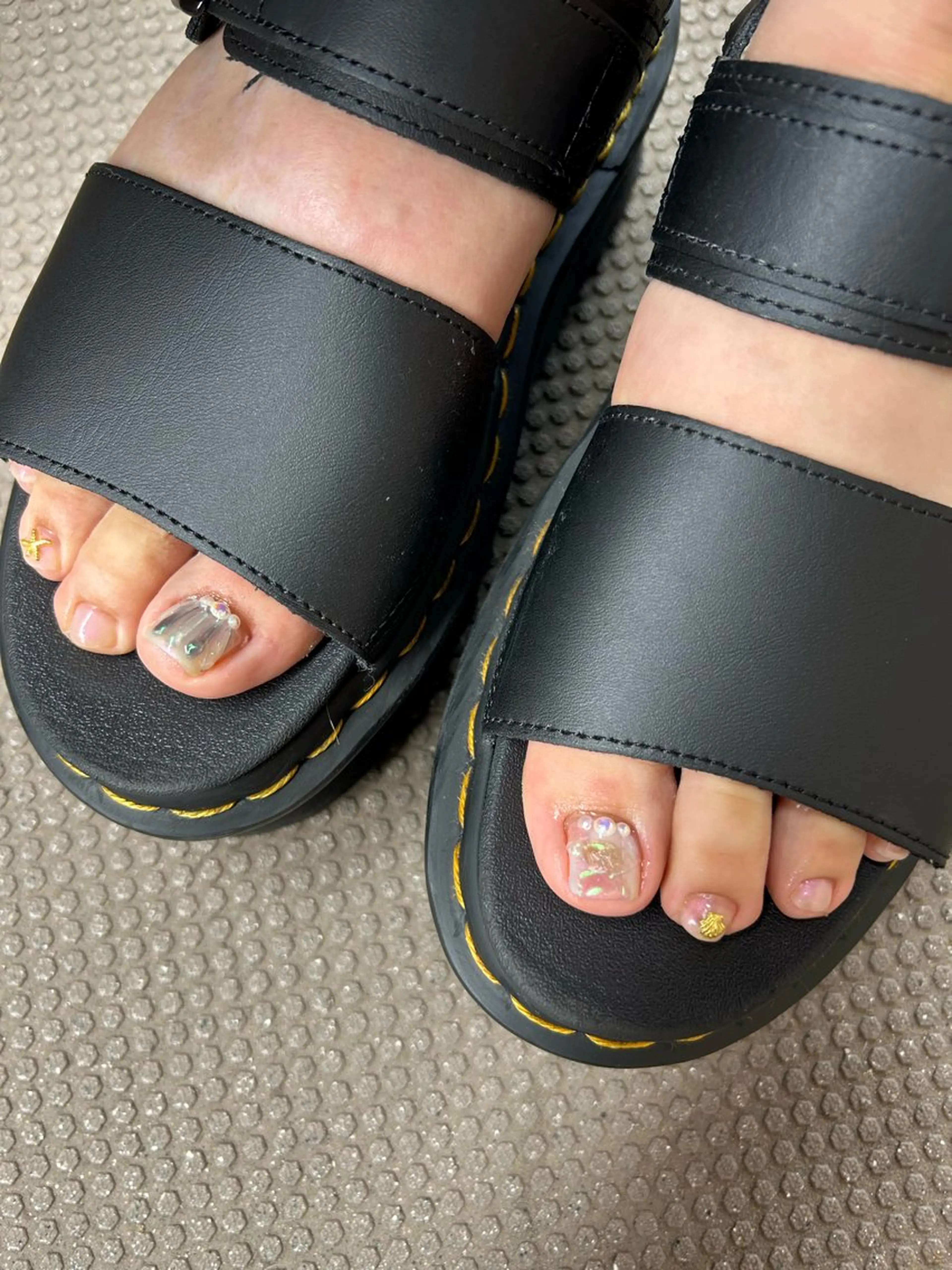 ネイル 夏ネイル フットネイル 自宅サロン♡ Mamiのネイルデザイン