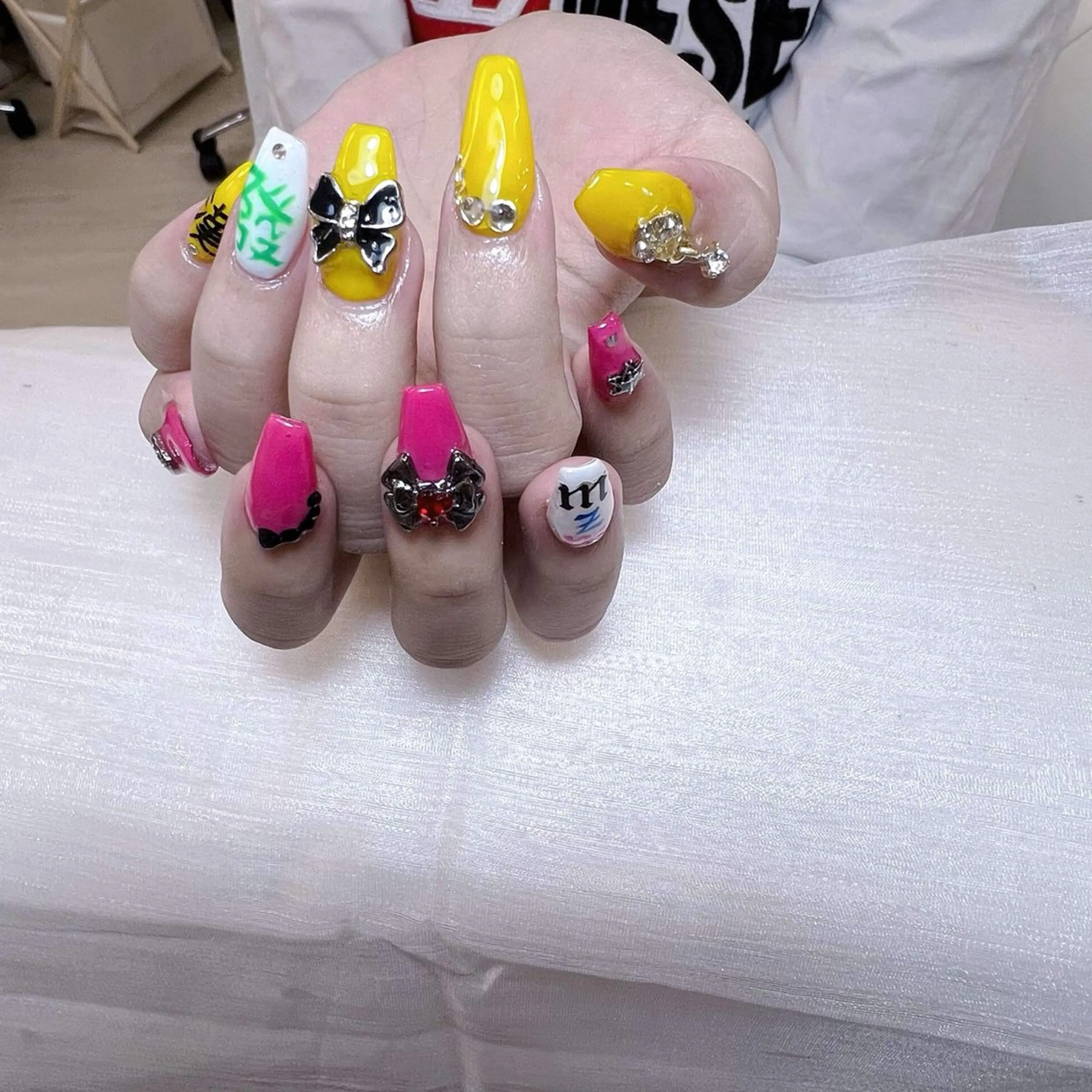 ネイル ハンドネイル ハンドケア Anh Nail 歌舞伎町のネイルデザイン