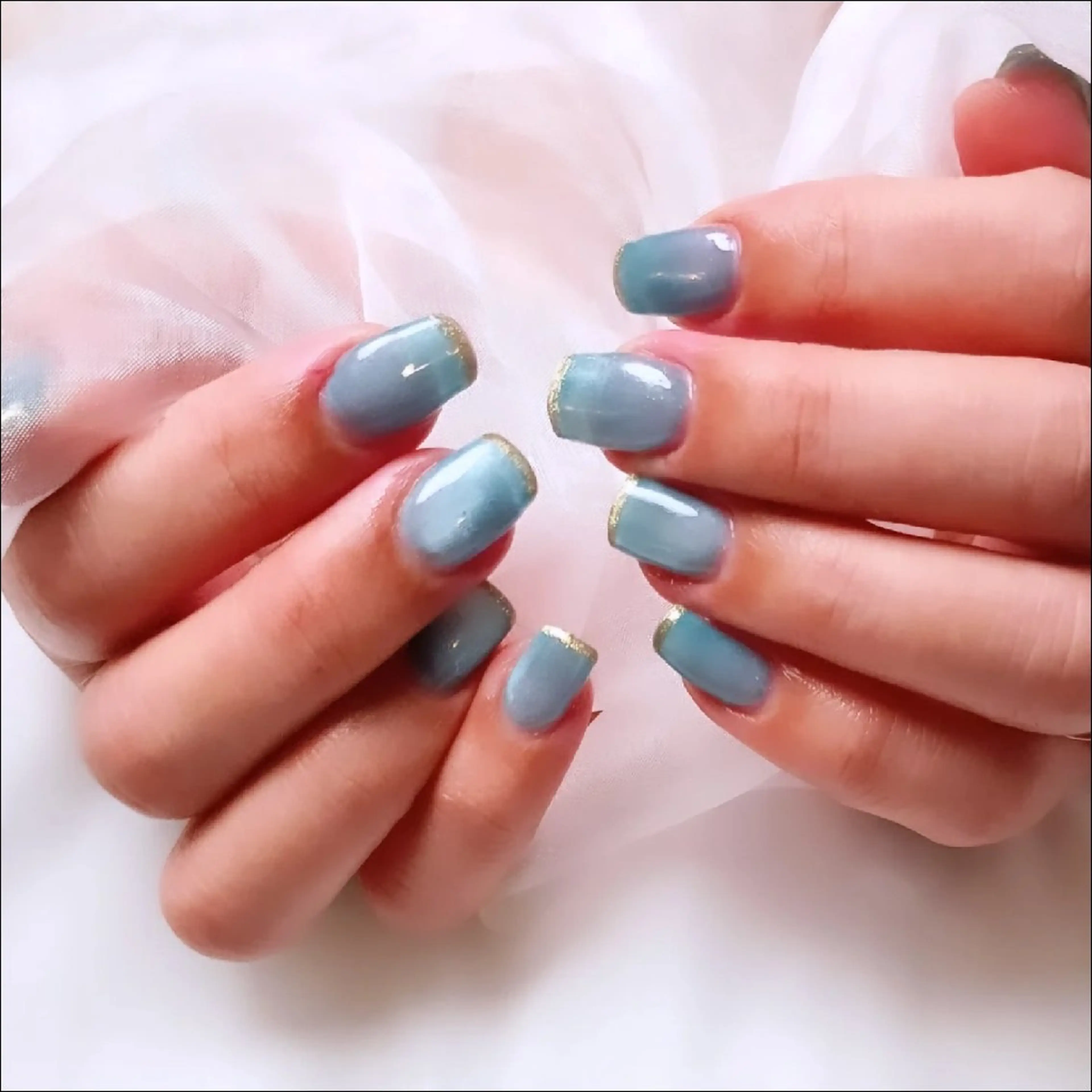 ネイル ゴールド マグネットネイル nail te to teのネイルデザイン