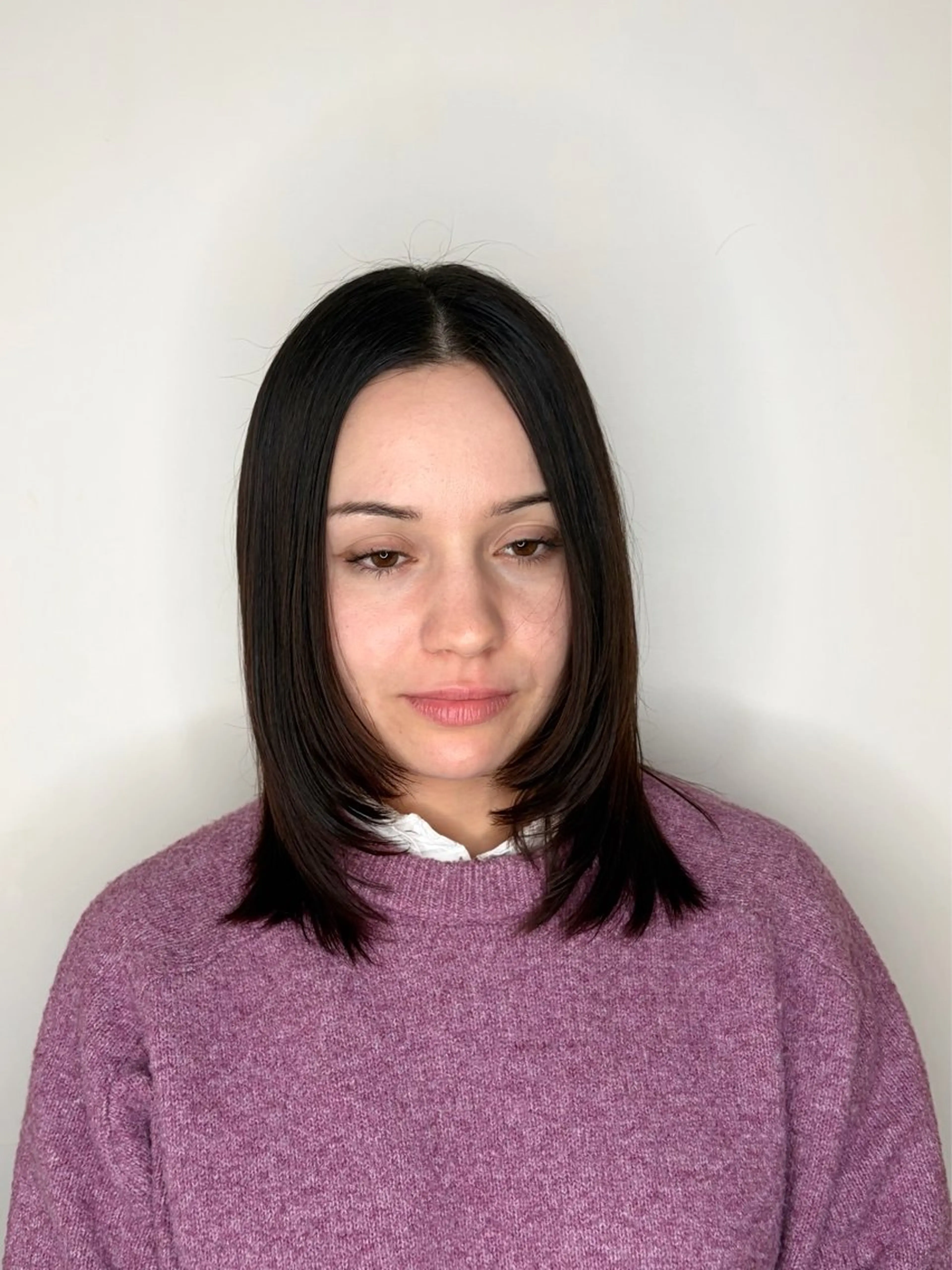 ミディアム レイヤーカット/韓国 ヘア/透明カラーのヘアスタイル