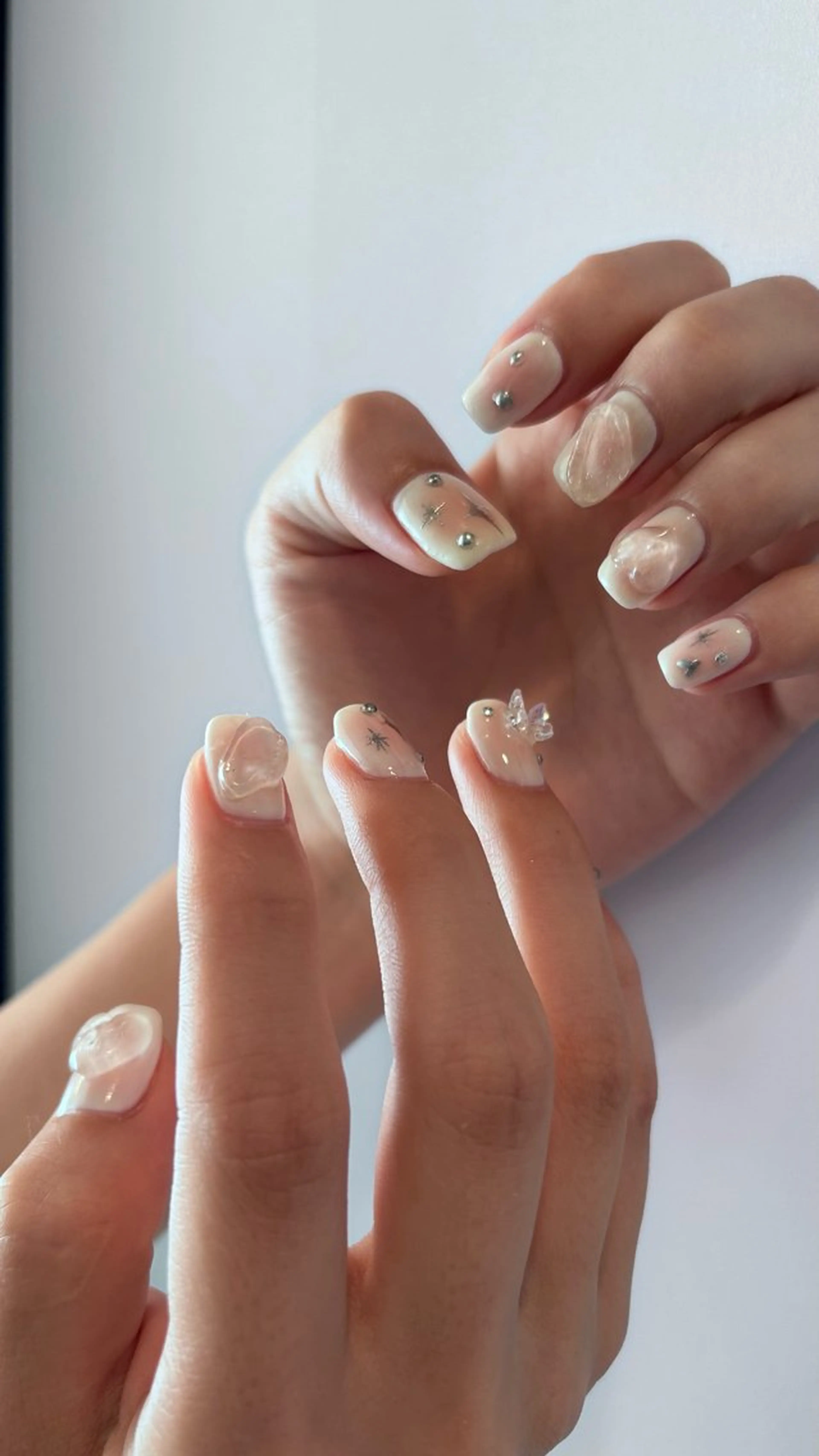ネイル ニュアンスネイル ぷっくりネイル ハンドネイル ハンドケア Atelier Ariのネイルデザイン