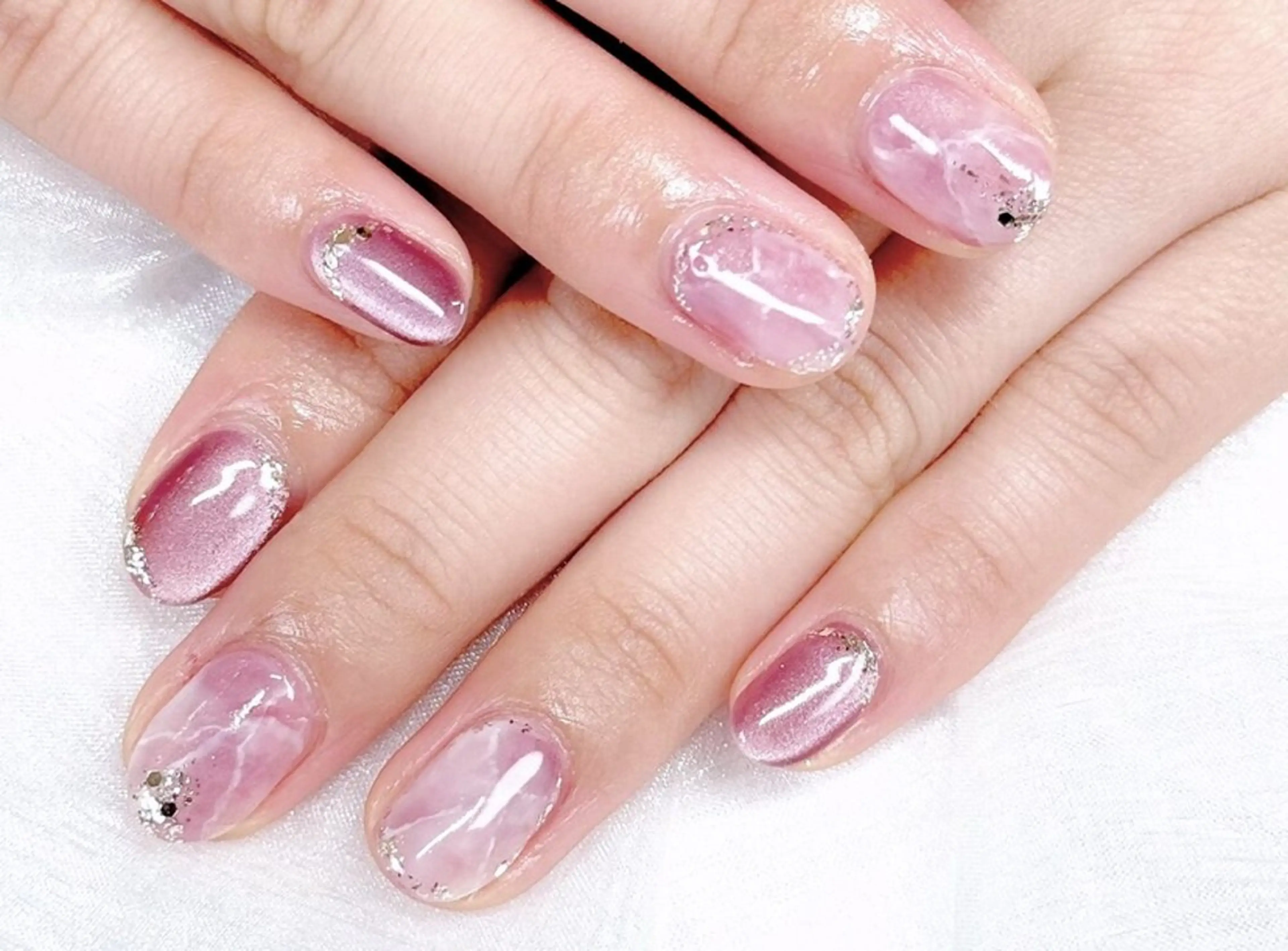 ネイル Nailsalon Charis.yuのネイルデザイン