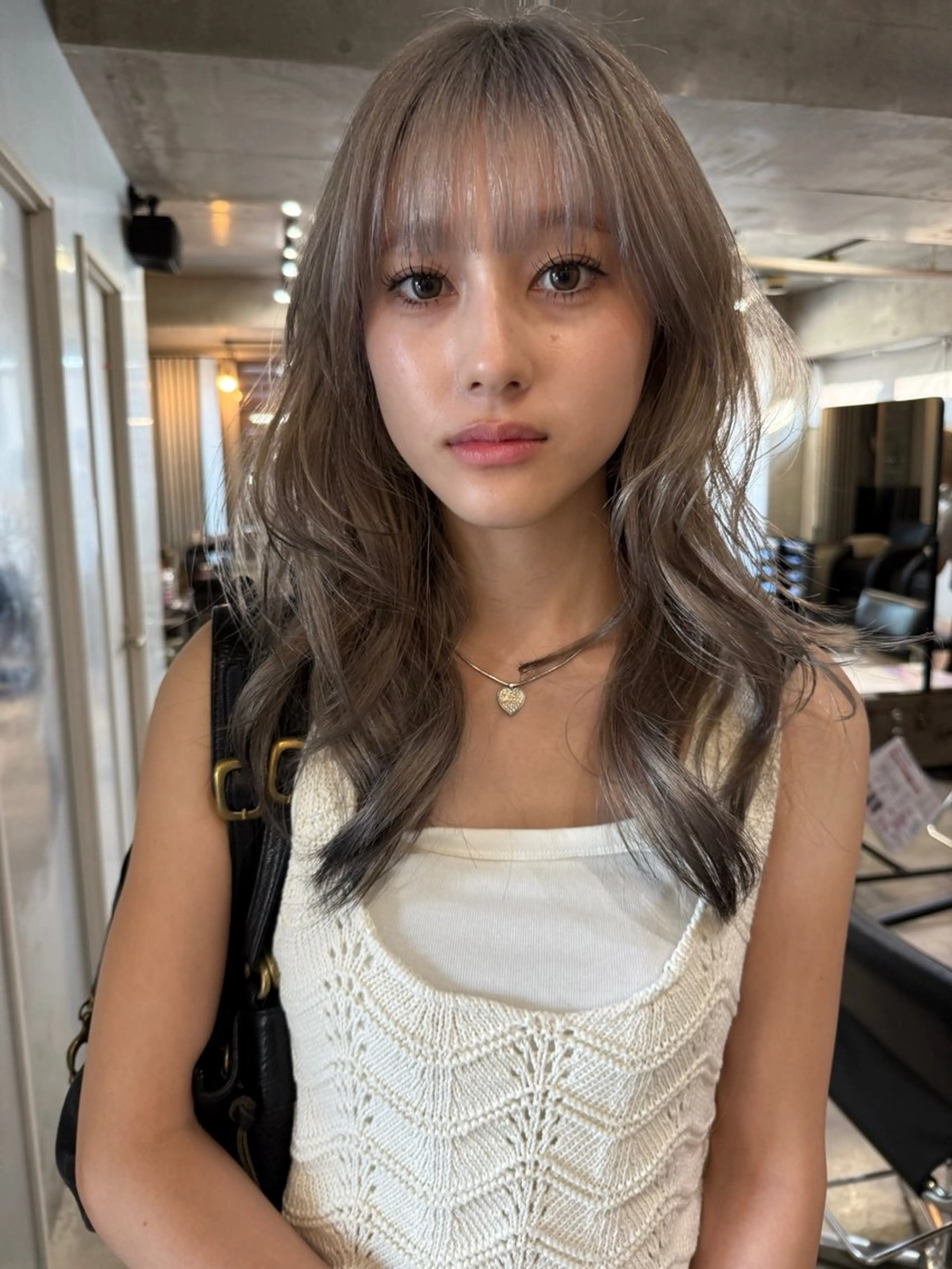 ミディアム ハッシュカット レイヤーカット シャギー カット レイヤーカット\ウル フ　chinatsuのヘアスタイル