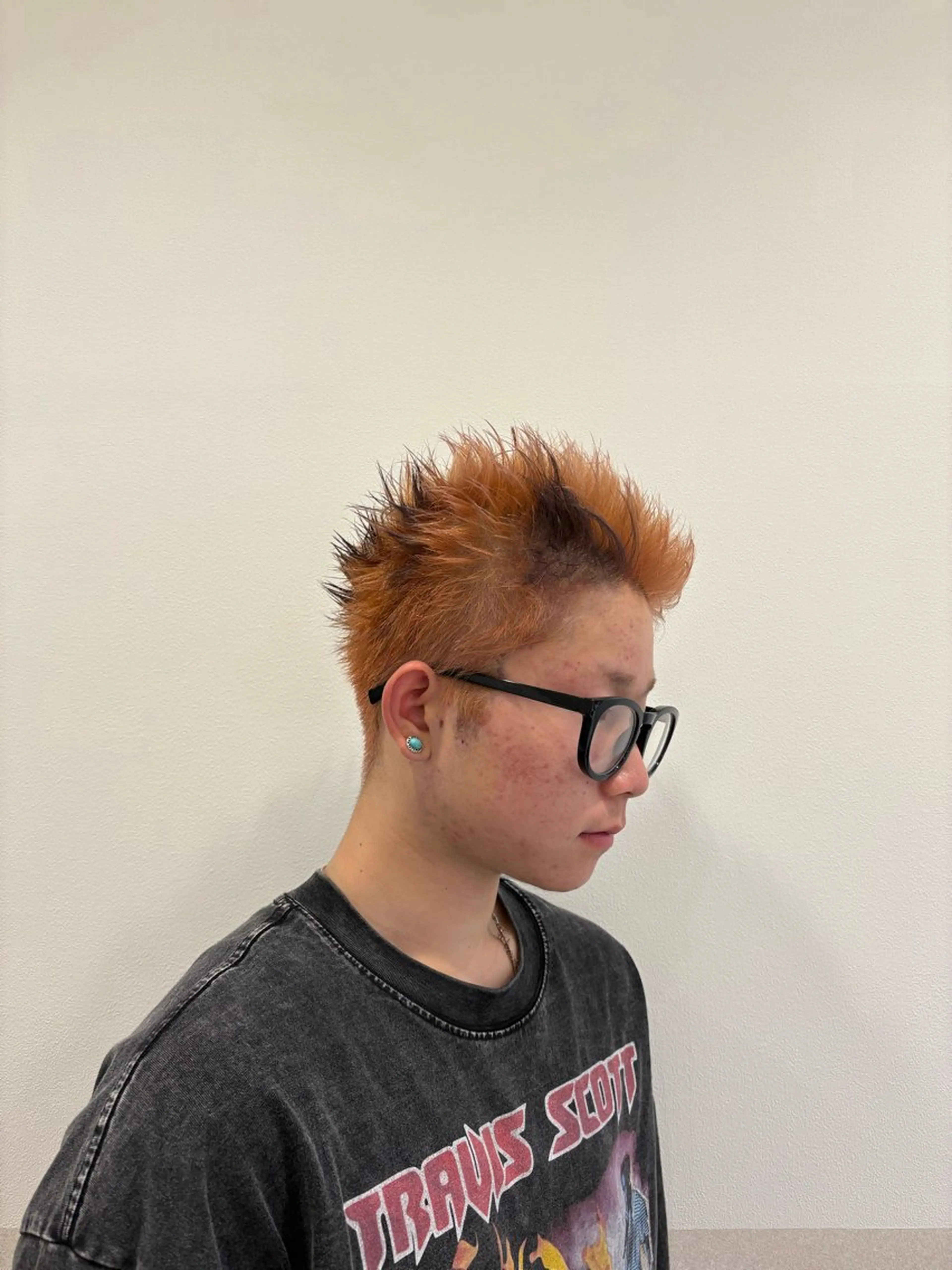 カラー メンズ オレンジ ピンクカラー ヘアケア専門店 Nerine 北千住駅東口学園通り店所属・池田 陽喜のヘアスタイル