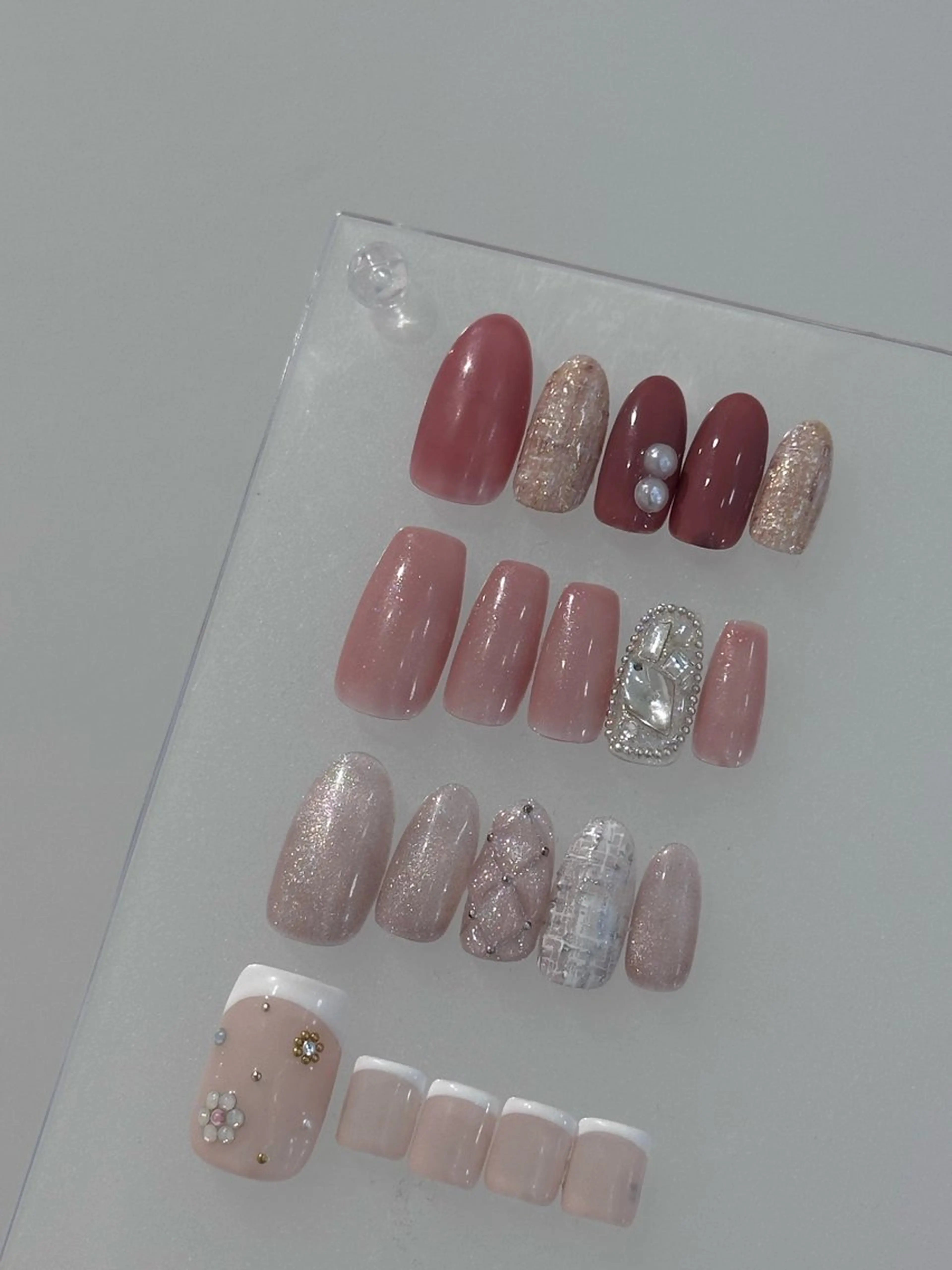 ネイル フレンチネイル ガーリー 韓国ネイル ハンドネイル 山藤 萌永のネイルデザイン