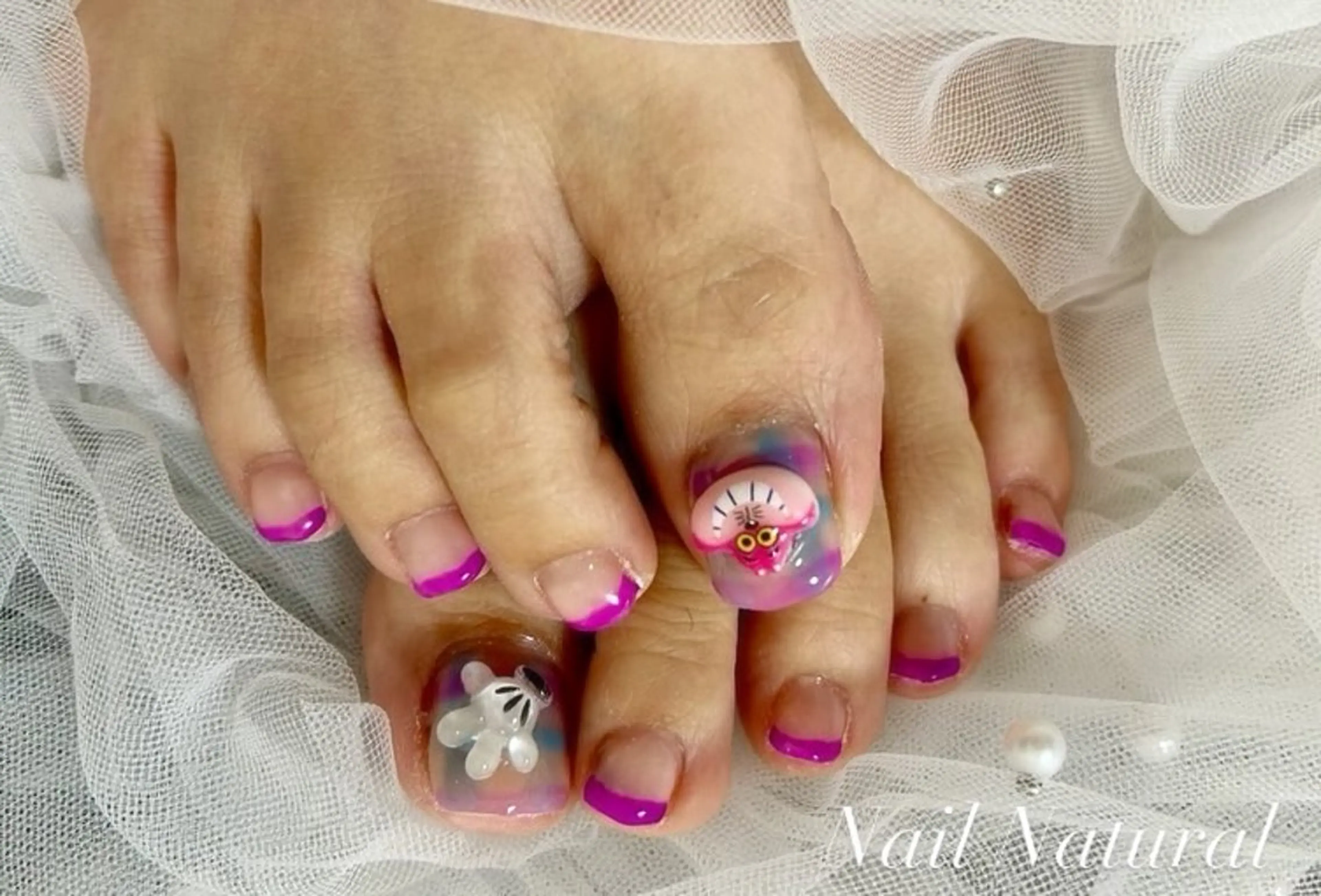 ネイル フラッシュネイル フットネイル フレンチネイル ジェルネイル ガラスフレンチ フットネイル Nail salon Natulalのネイルデザイン