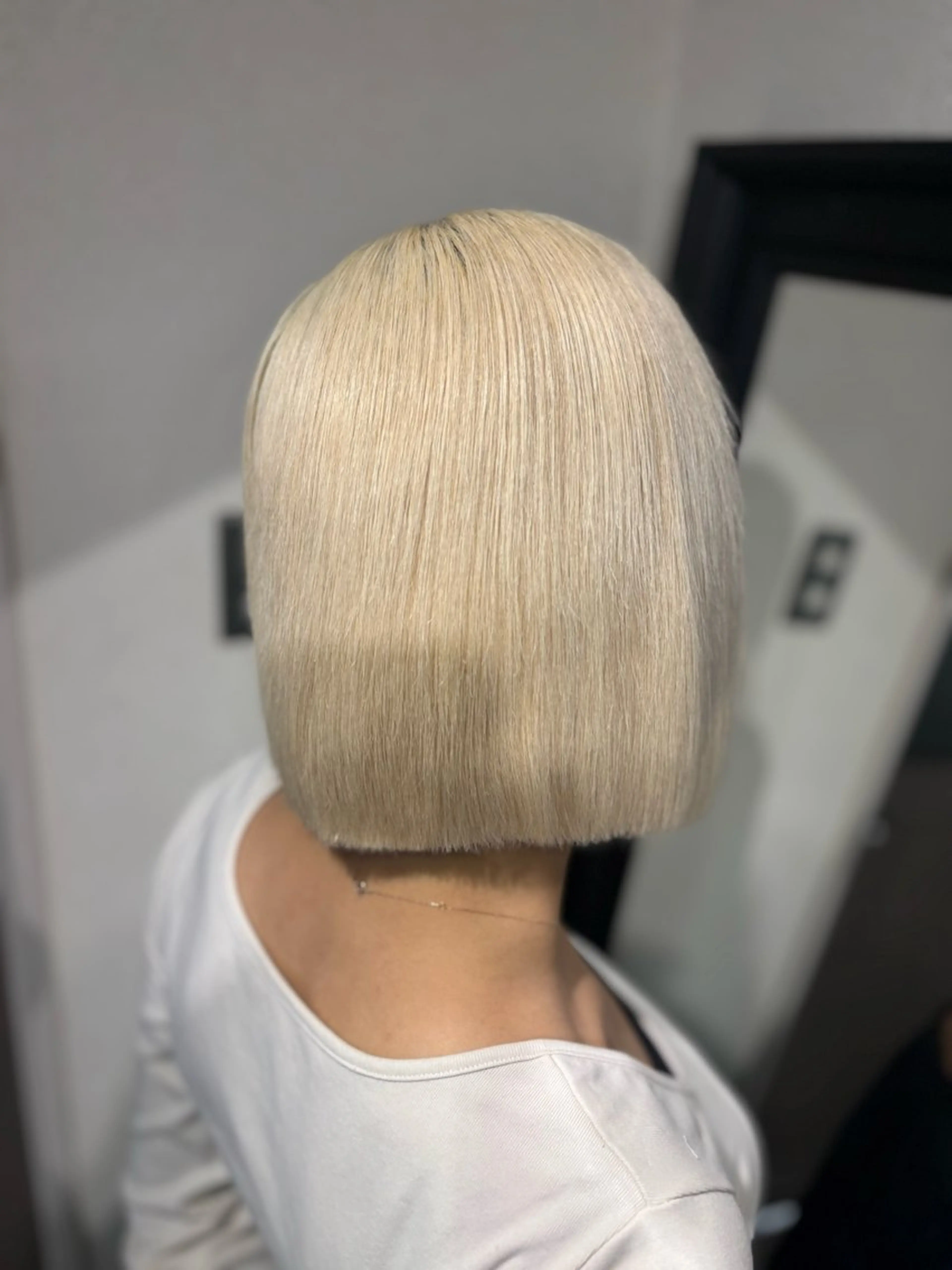 ショート ボブ カット ヘアカラー アンククロス横浜関内店所属・ブリーチカラーカット /miinaのヘアスタイル