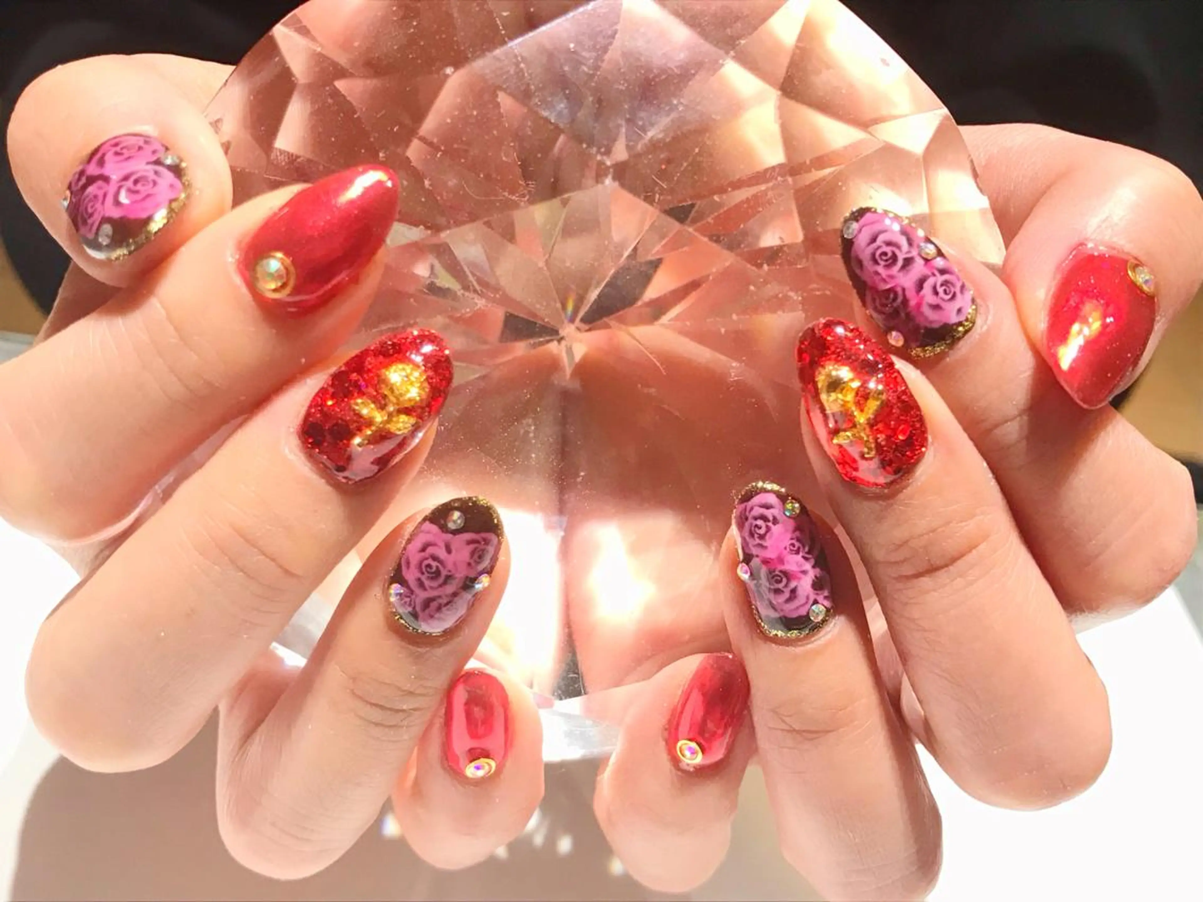 ネイル 赤色 YUN 💅のネイルデザイン